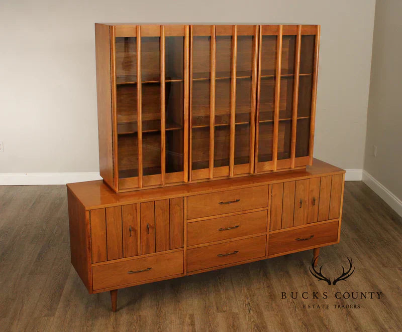 Why Mid-Century Modern Furniture Is a Strong Memorial Day Investment