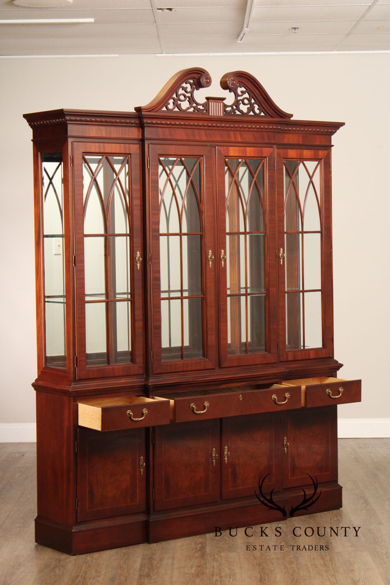 Ethan Allen '18th Century Mahogany' Breakfront Bookcase
