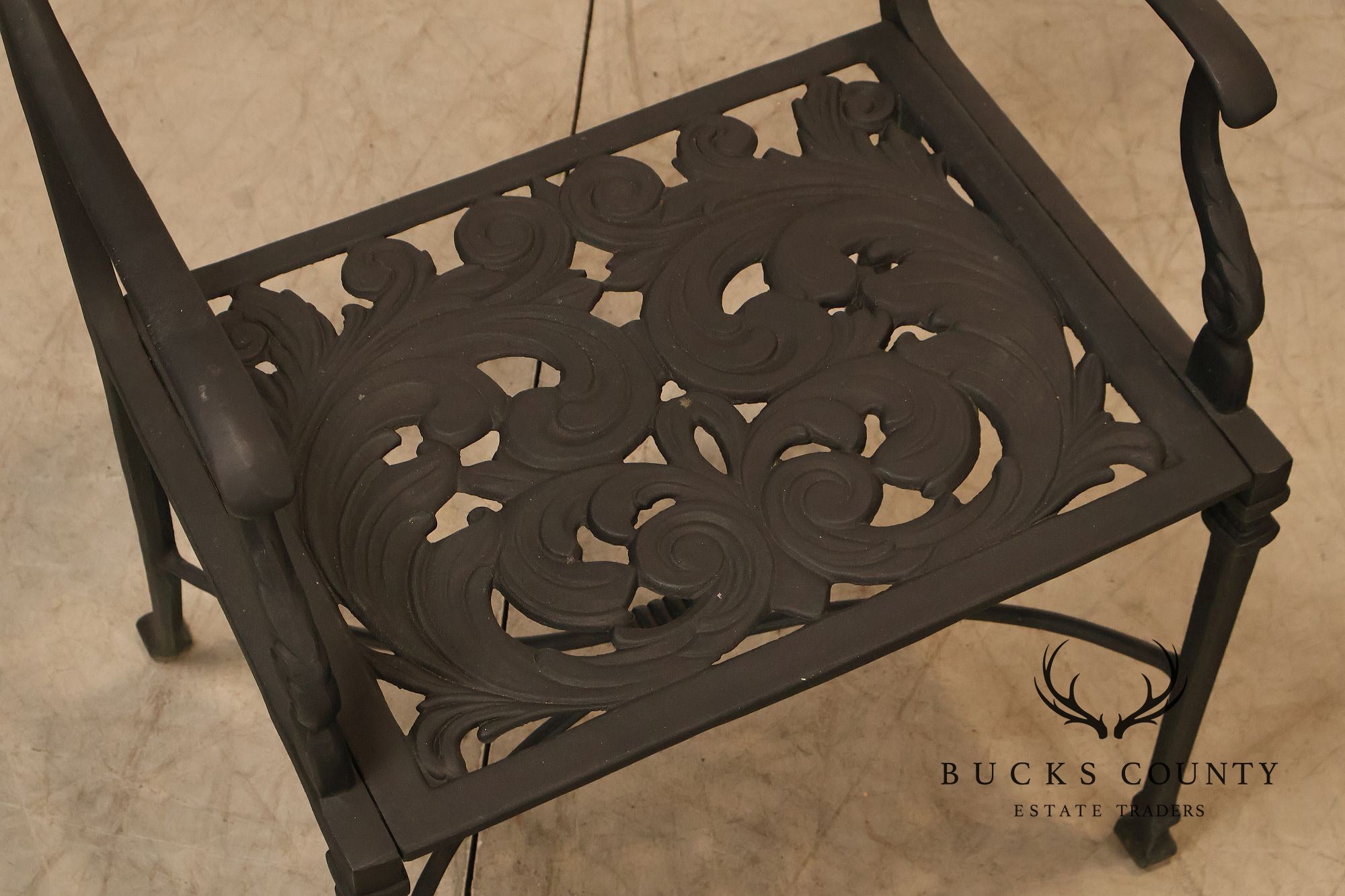 Cast Aluminum Outdoor Dining Set With Pierced Decoration