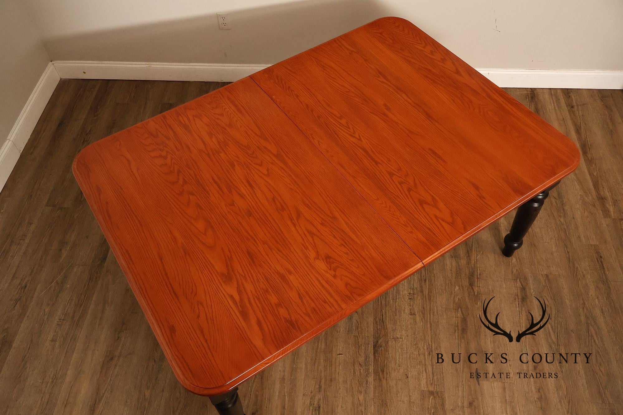 Farmhouse Style Oak Expandable Dining Table