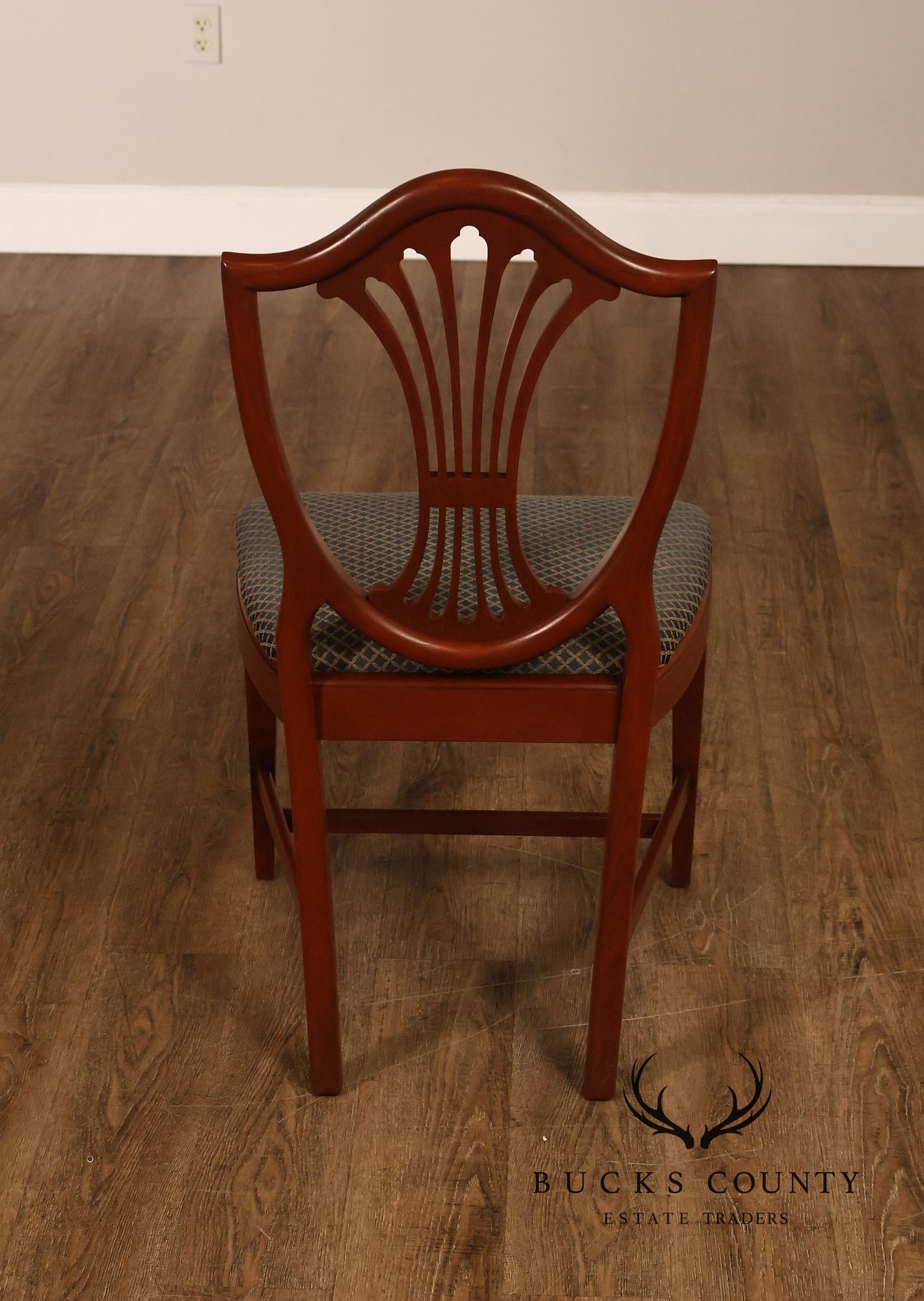 Hepplewhite Style Vintage 1940's Set of 6 Mahogany Shield Back Dining Chairs