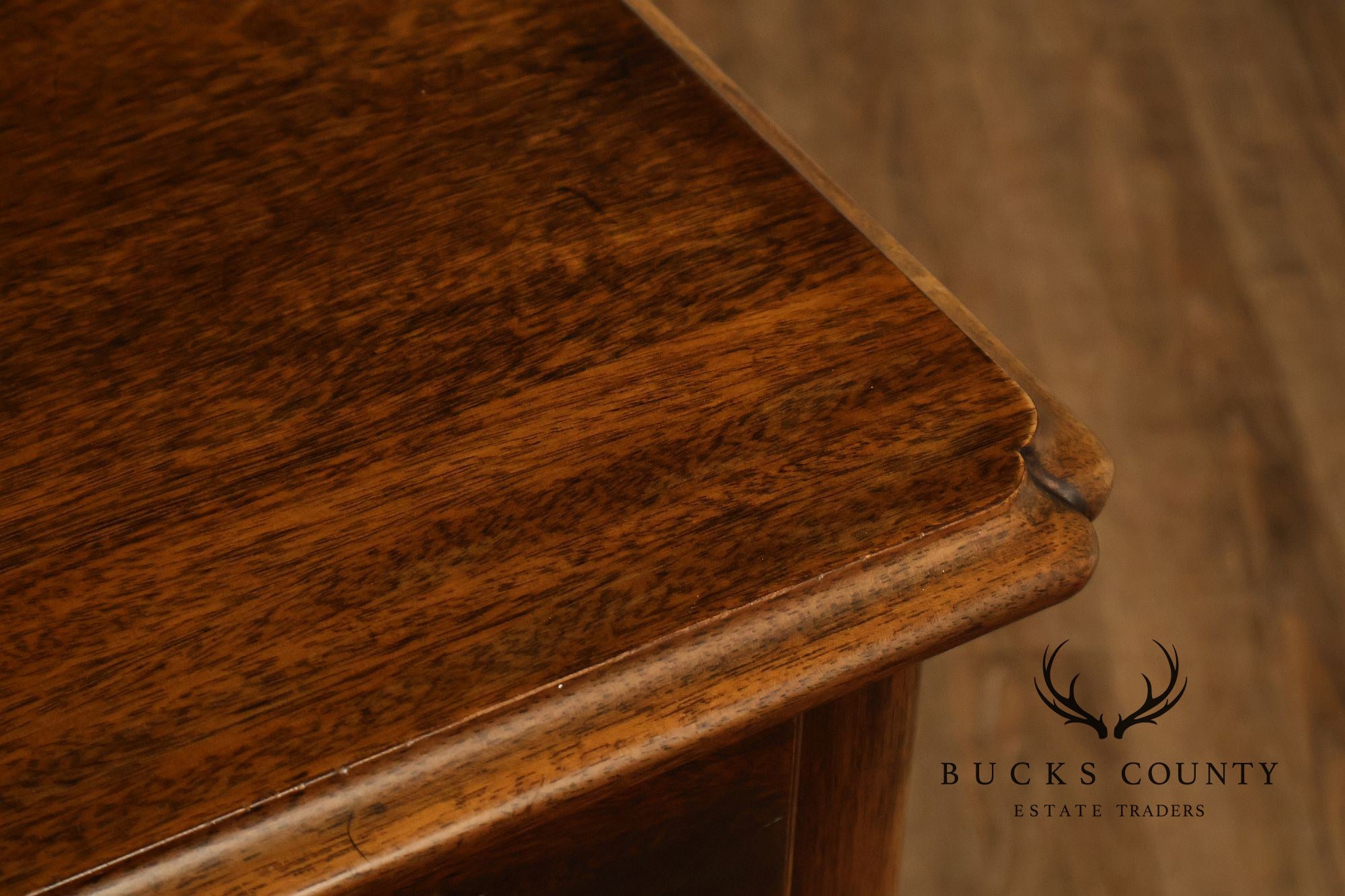 Stickley Queen Anne Style Mahogany Vanity Dressing Table