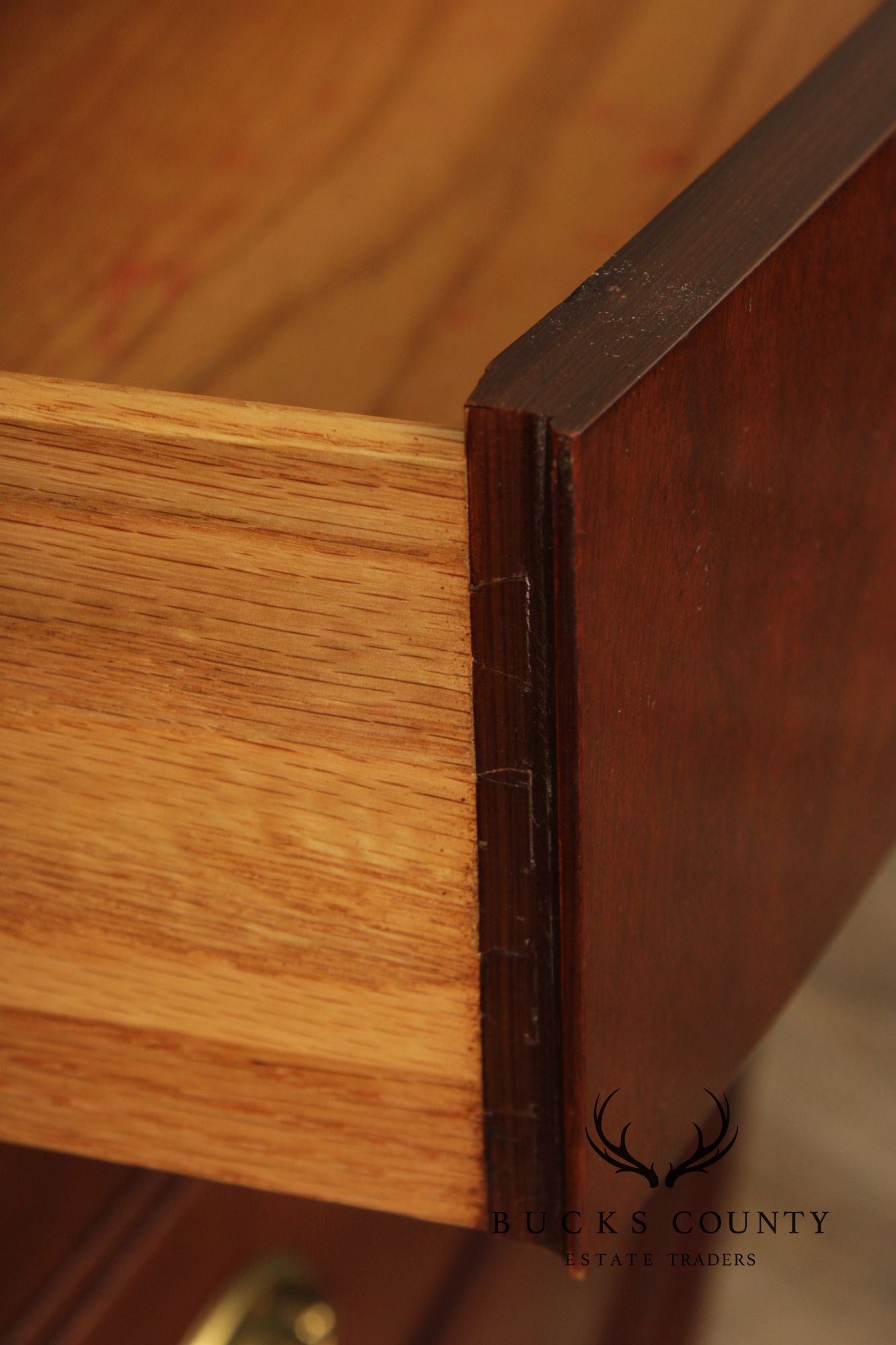 Ethan Allen Hepplewhite Style Mahogany Chest of Drawers
