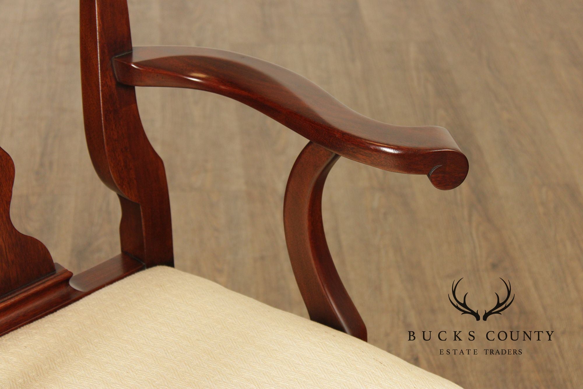 Henkel Harris Queen Anne Style Set of Eight Mahogany Dining Chairs