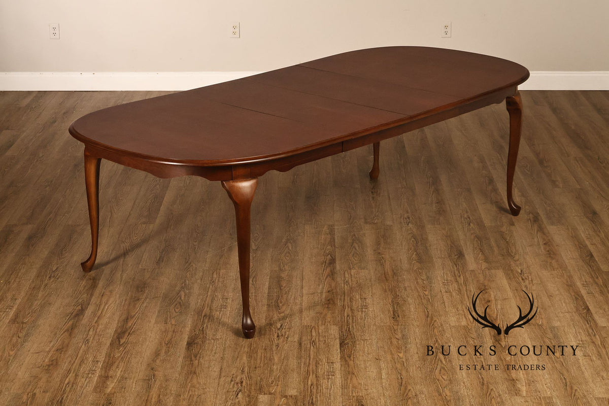 American Drew Queen Anne Style Expanding Dining Table With Eight Dining Chairs