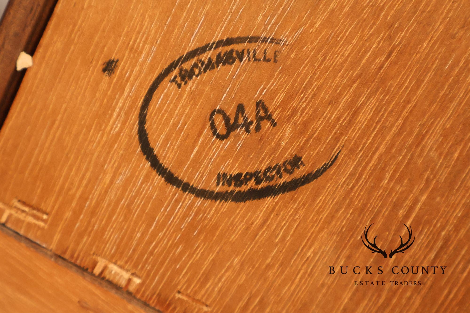 Thomasville Traditional Style Pair Lighted Curio Display Cabinets