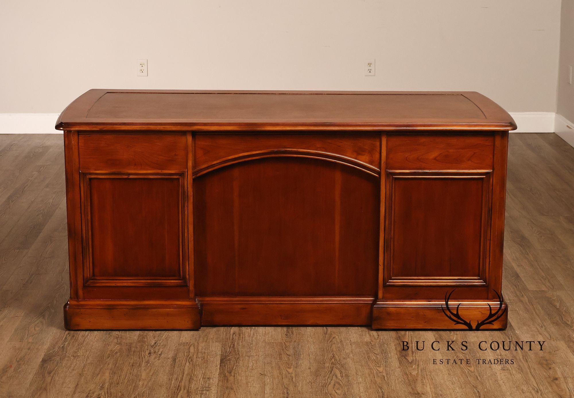 Sligh Traditional Style Leather Top Executive Desk