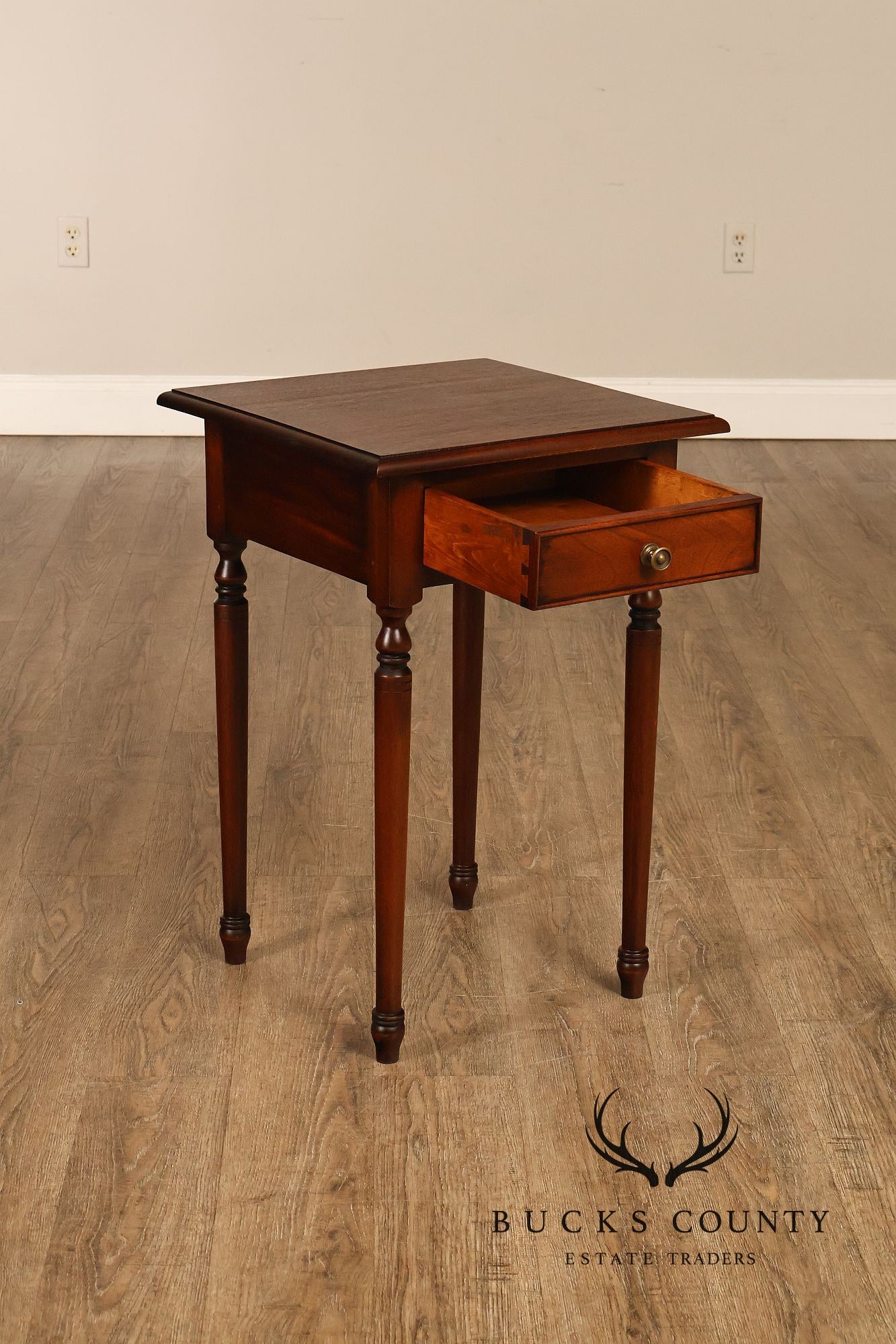 Bench Made Pair Of Sheraton Style Solid Mahogany Nightstands End Tables