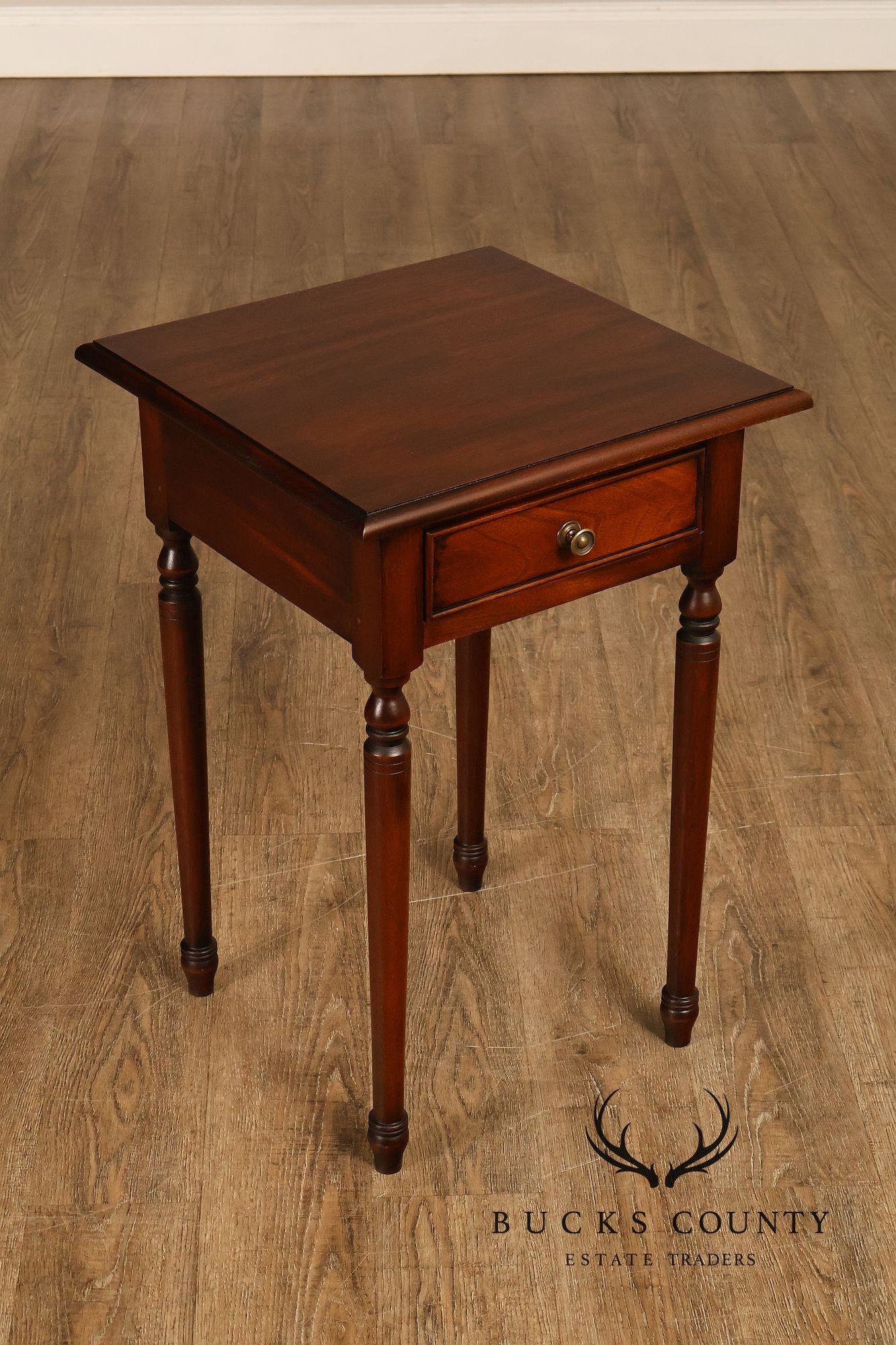 Bench Made Pair Of Sheraton Style Solid Mahogany Nightstands End Tables