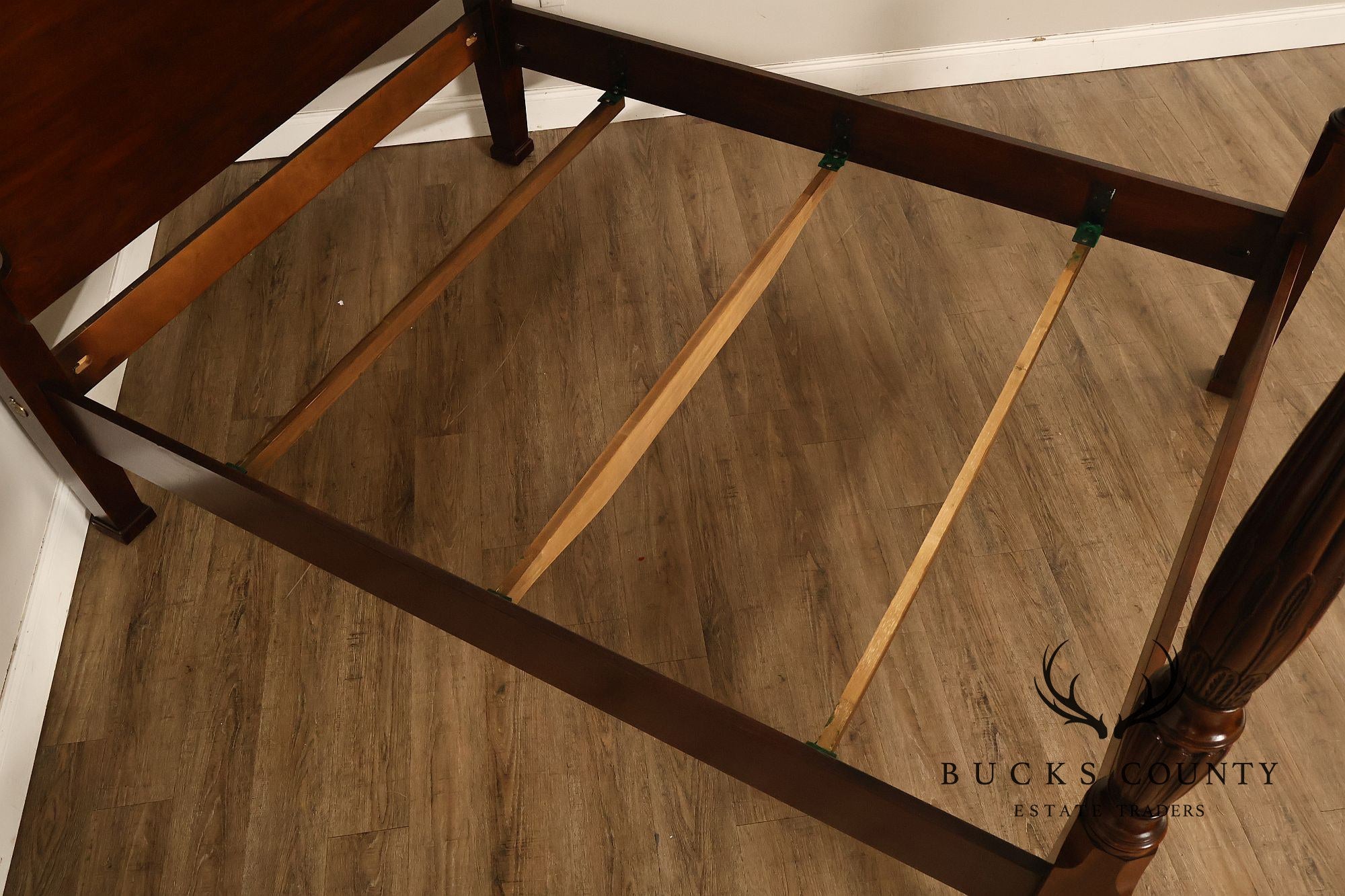 Drexel Heritage Mahogany Rice Carved Queen Poster Bed