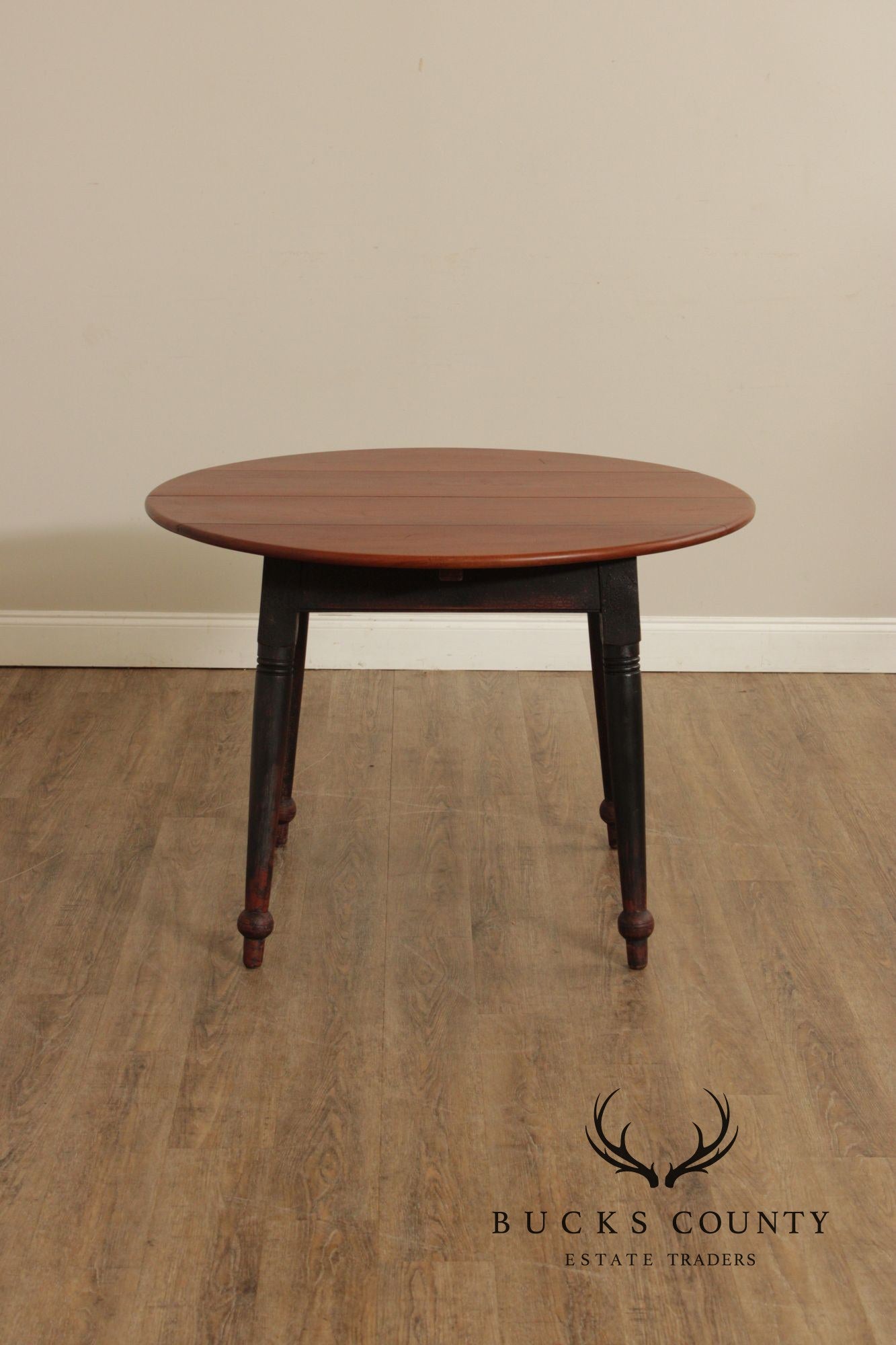 Primitive Farmhouse Style Round Plank Top Dining Table