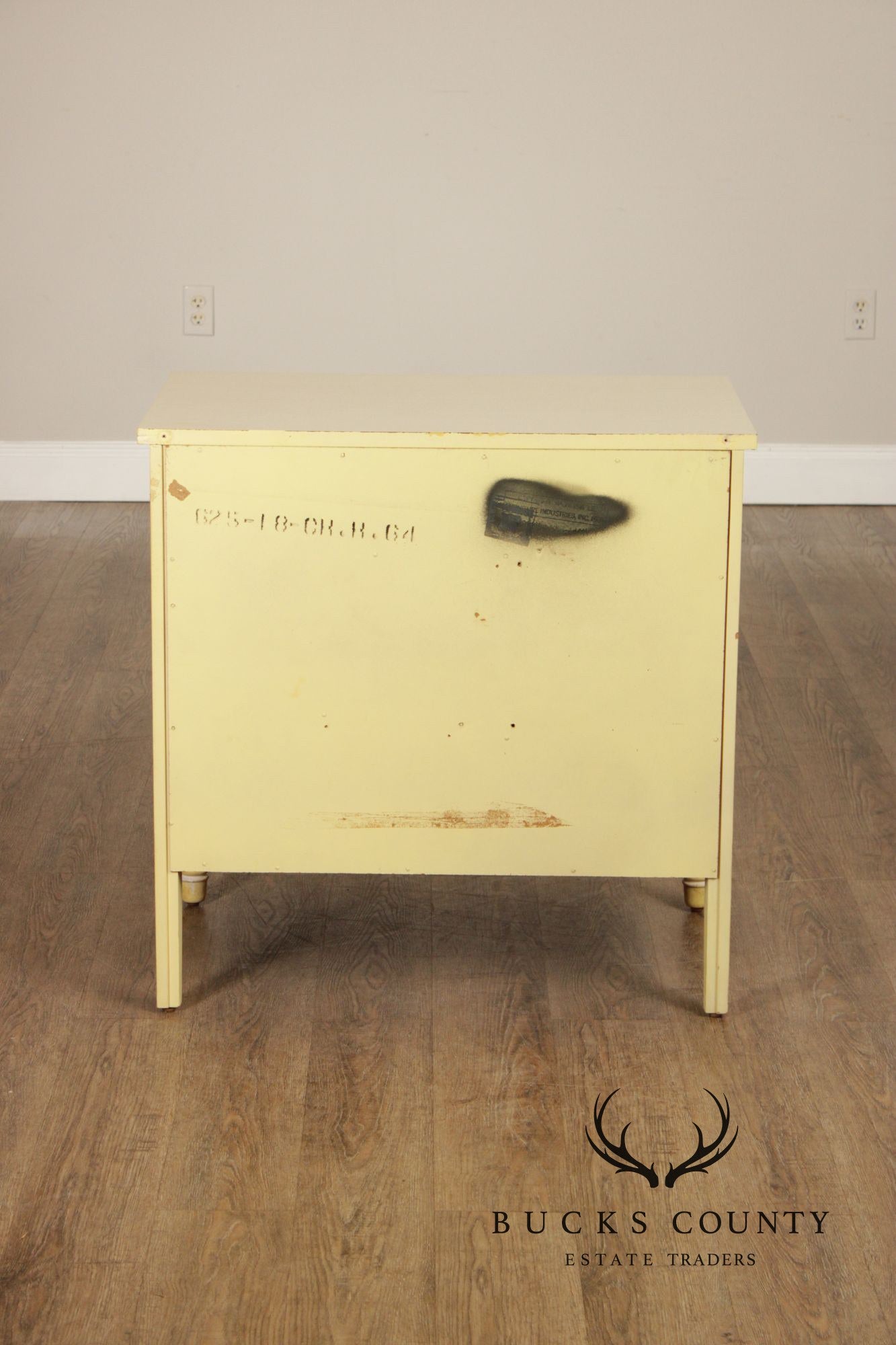 Thomasville Vintage Faux Bamboo Pair of Painted Chest Nightstands