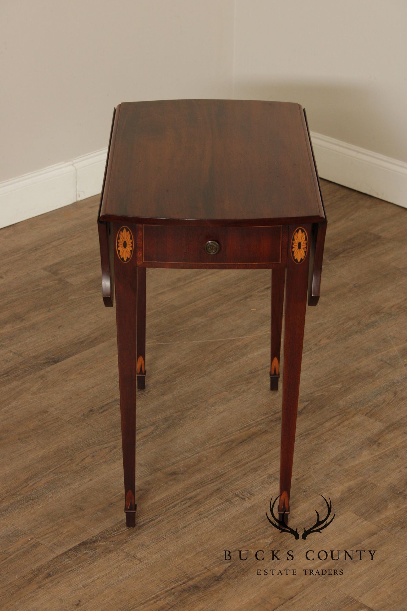 Kittinger Vintage Federal Style Mahogany Drop Leaf Pembroke Table