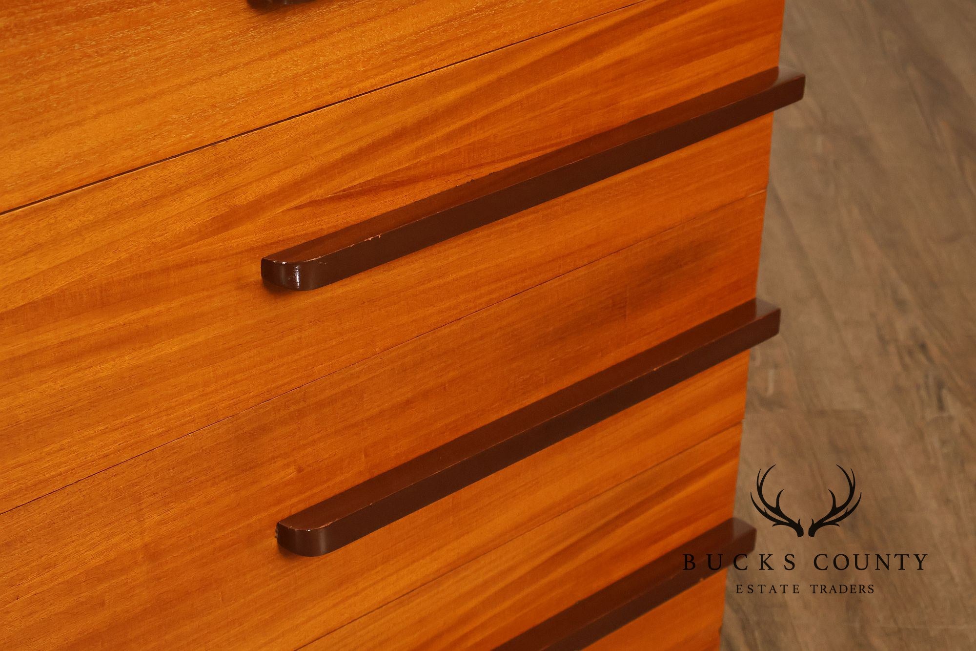 Donald Deskey Attributed 1930s Art Deco Streamlined Pair Of Five Drawer Chests