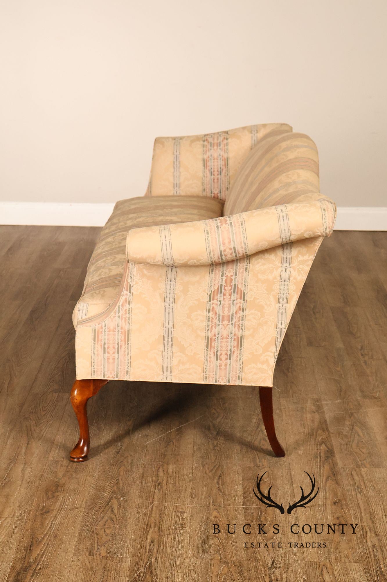 Hickory Chair 'Historical James River Plantations' Mahogany Camelback Sofa