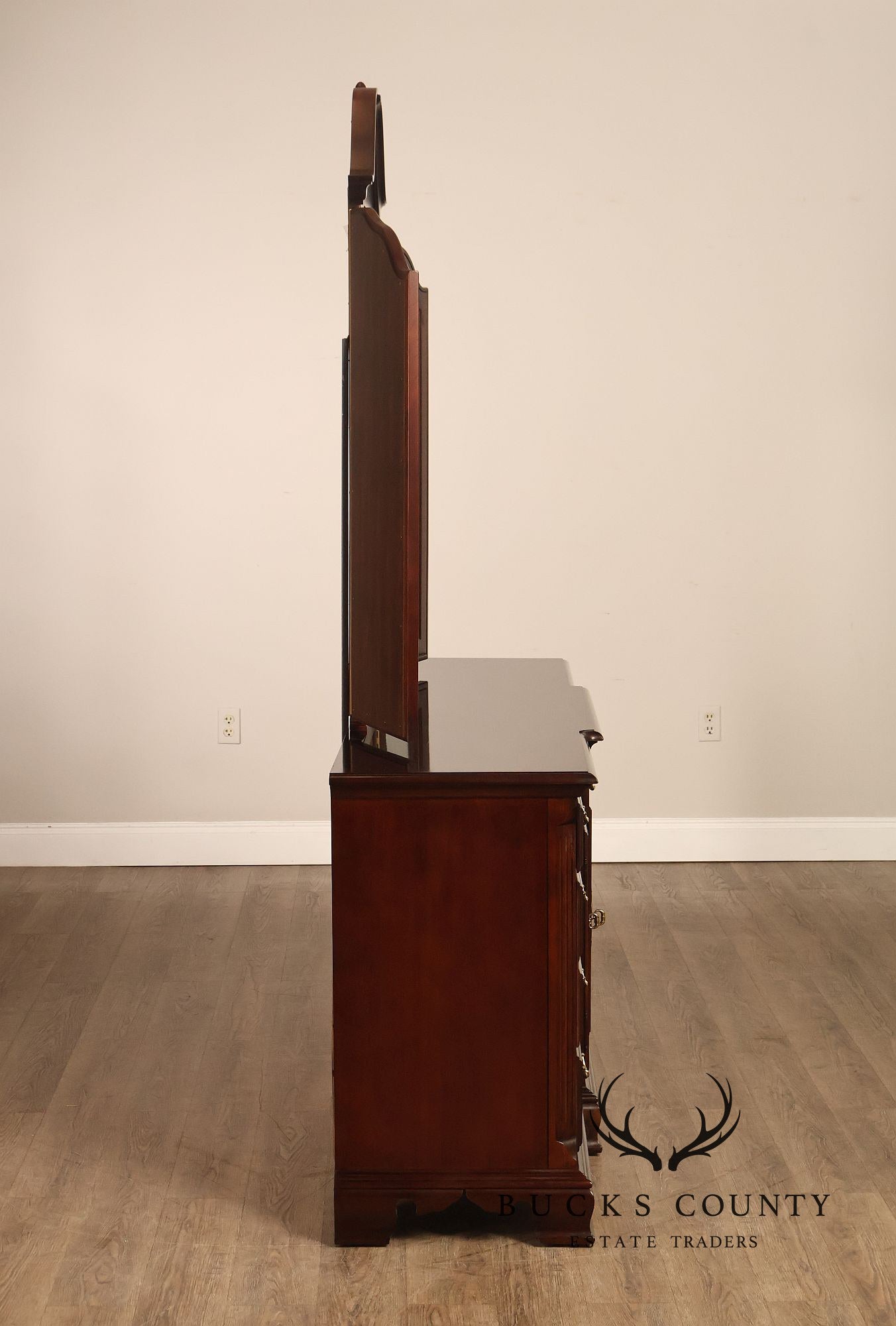 Thomasville 'Collectors Cherry' Triple Dresser with Tri-Fold Mirror