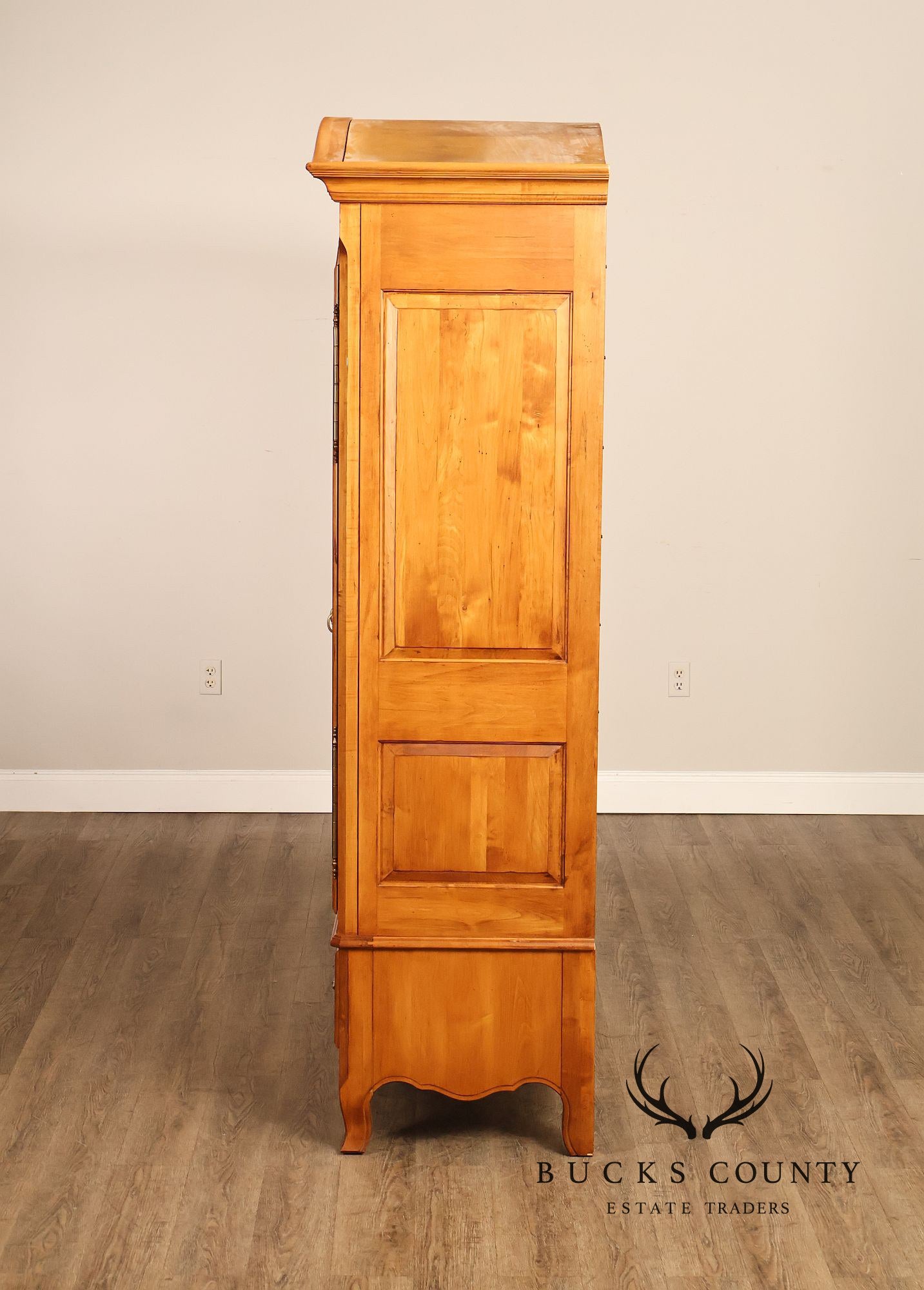 ETHAN ALLEN LEGACY COLLECTION FRENCH LOUIS XV STYLE MAPLE ARMOIRE