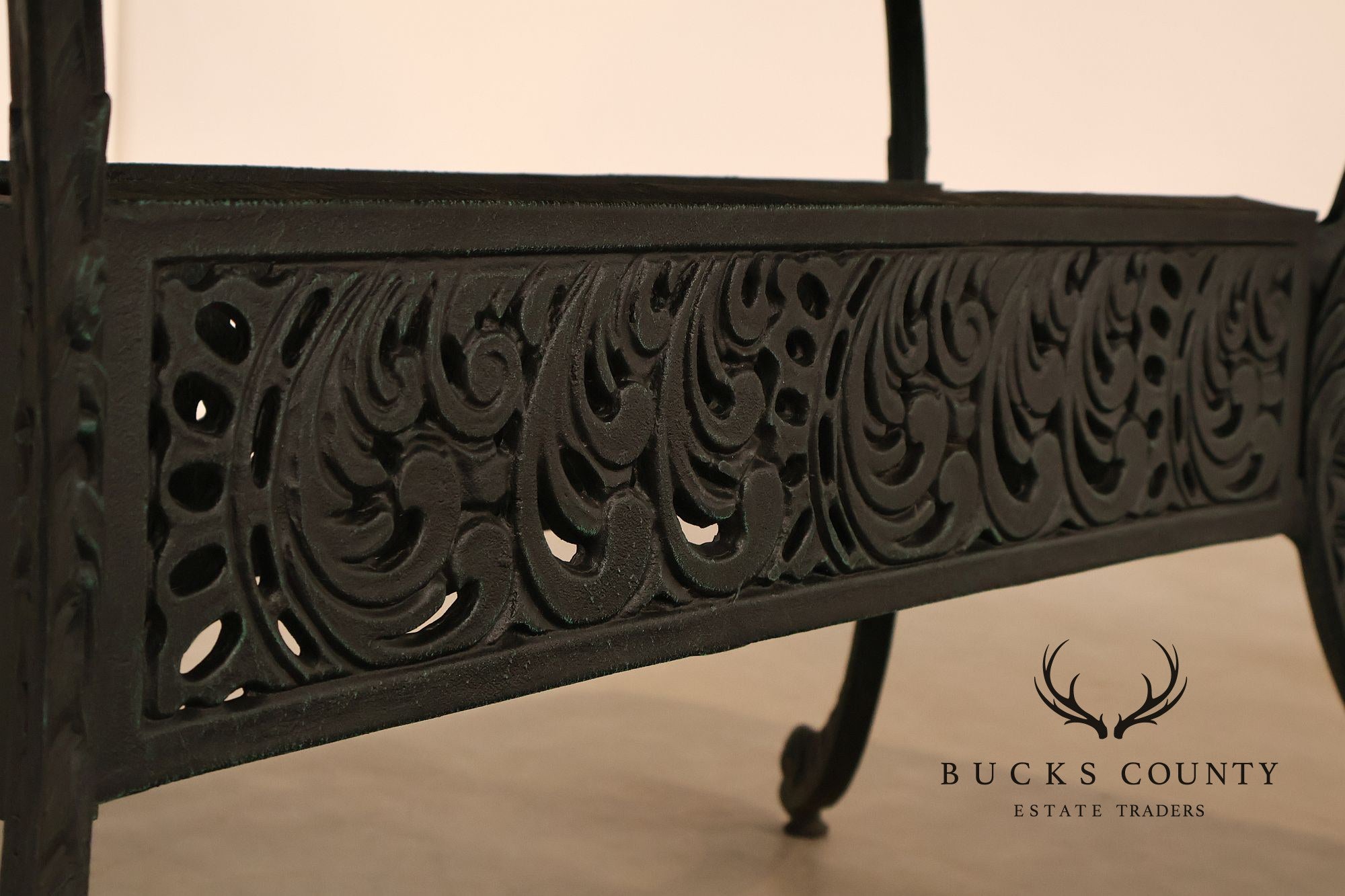 Cast Aluminum Outdoor Dining Set With Pierced Decoration