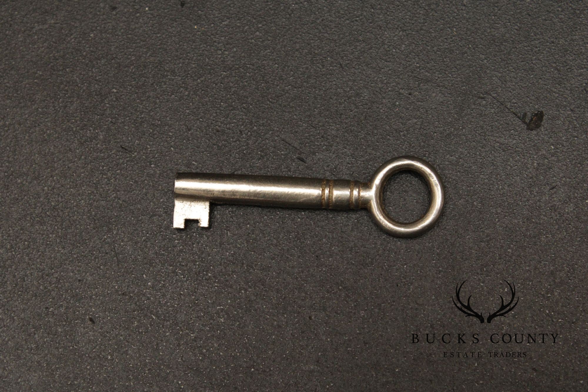 Henkel Harris Cherry Queen Anne Cellarette