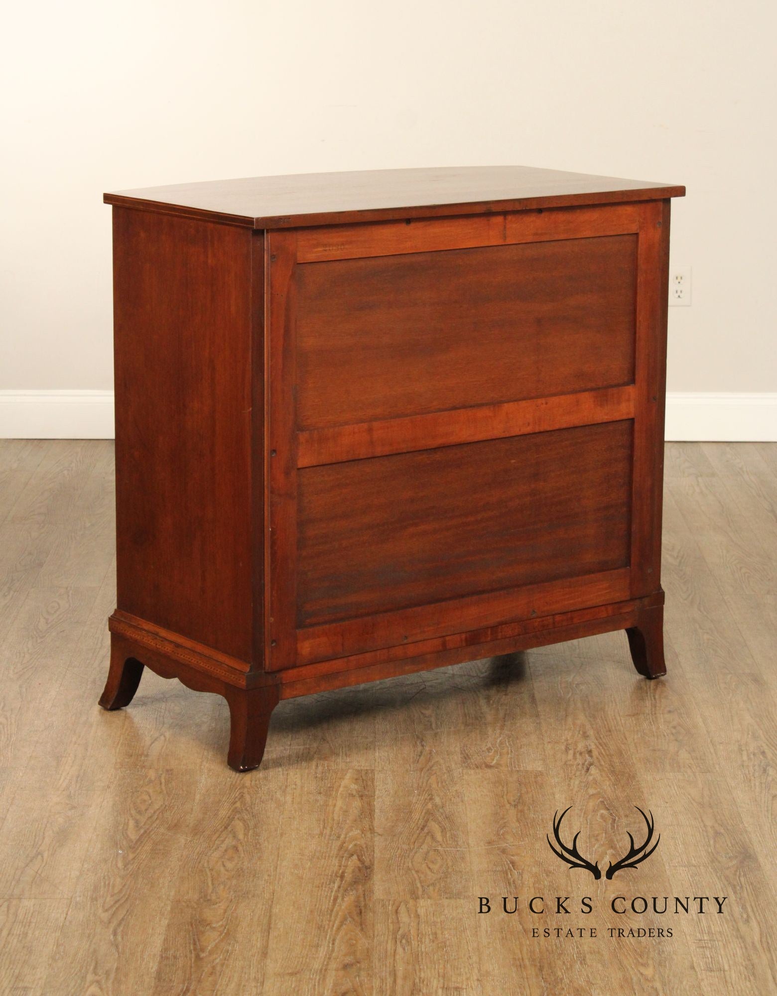 Biggs Hepplewhite Style Mahogany Chest of Drawers