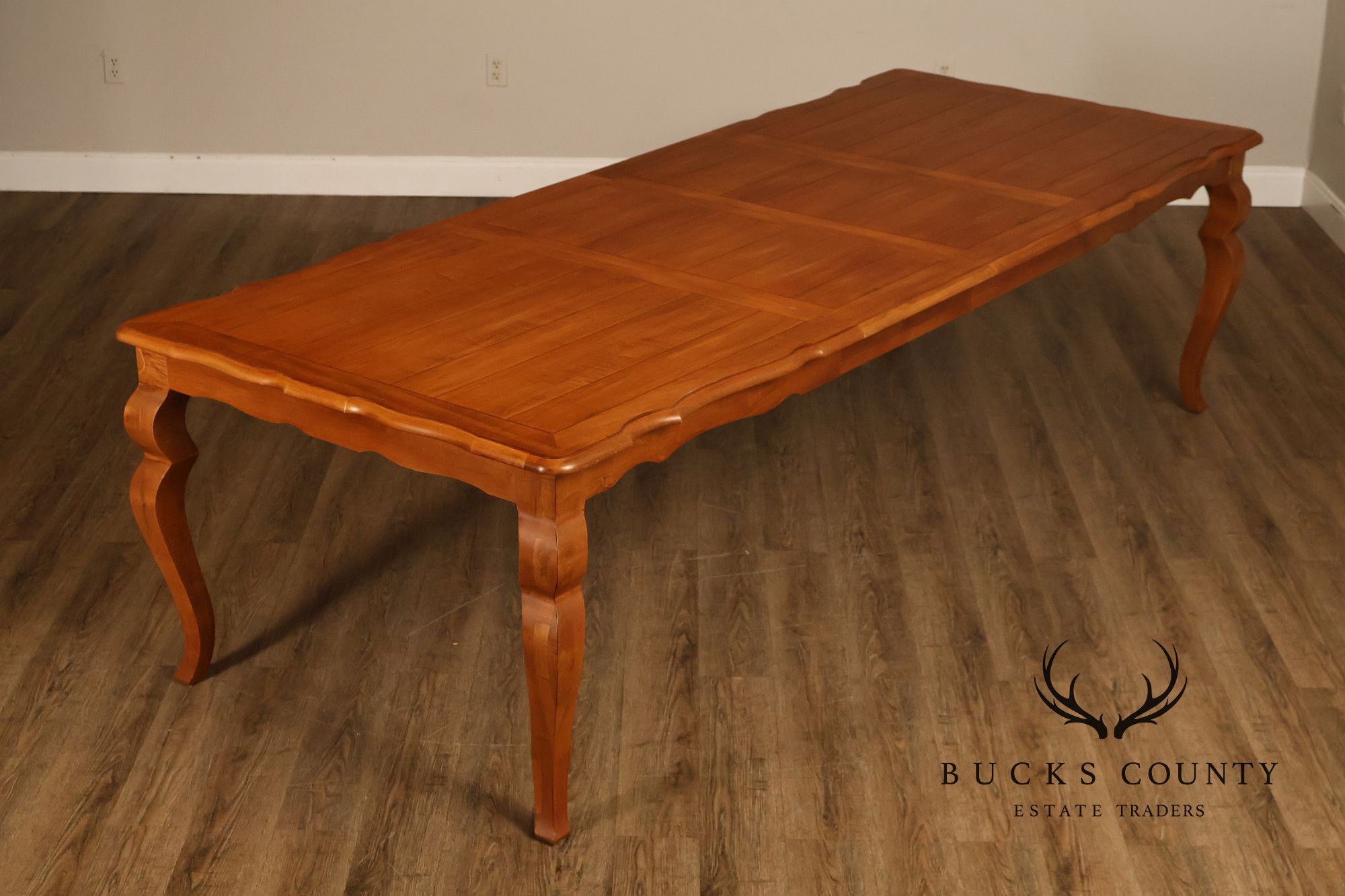 Ethan Allen 'Legacy' French Country Style Expandable Dining Table