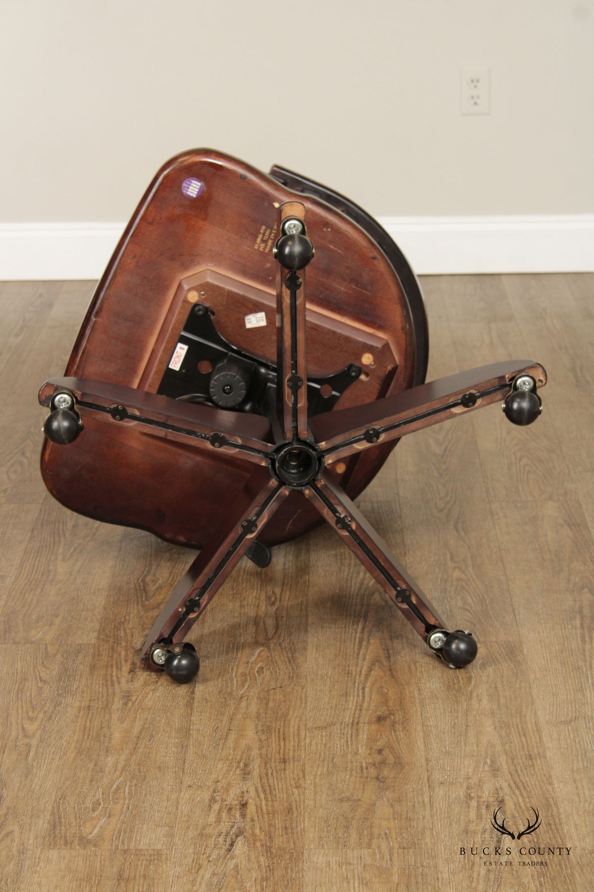 Adjustable Rolling Banker's Office Chair