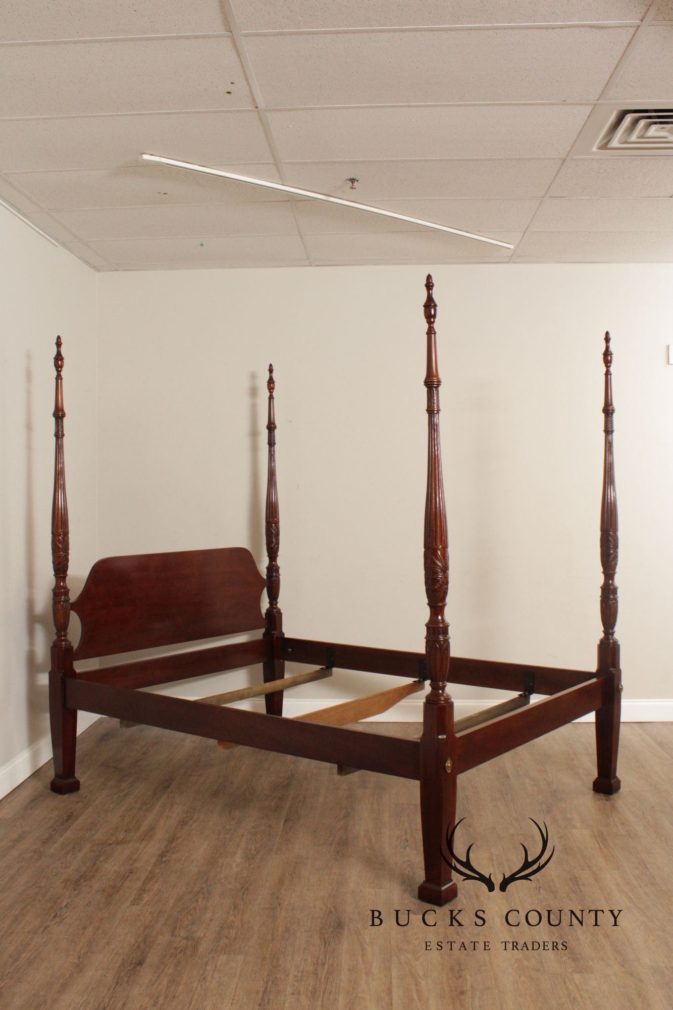 Drexel '18th Century Classics' Mahogany Queen Poster Bed