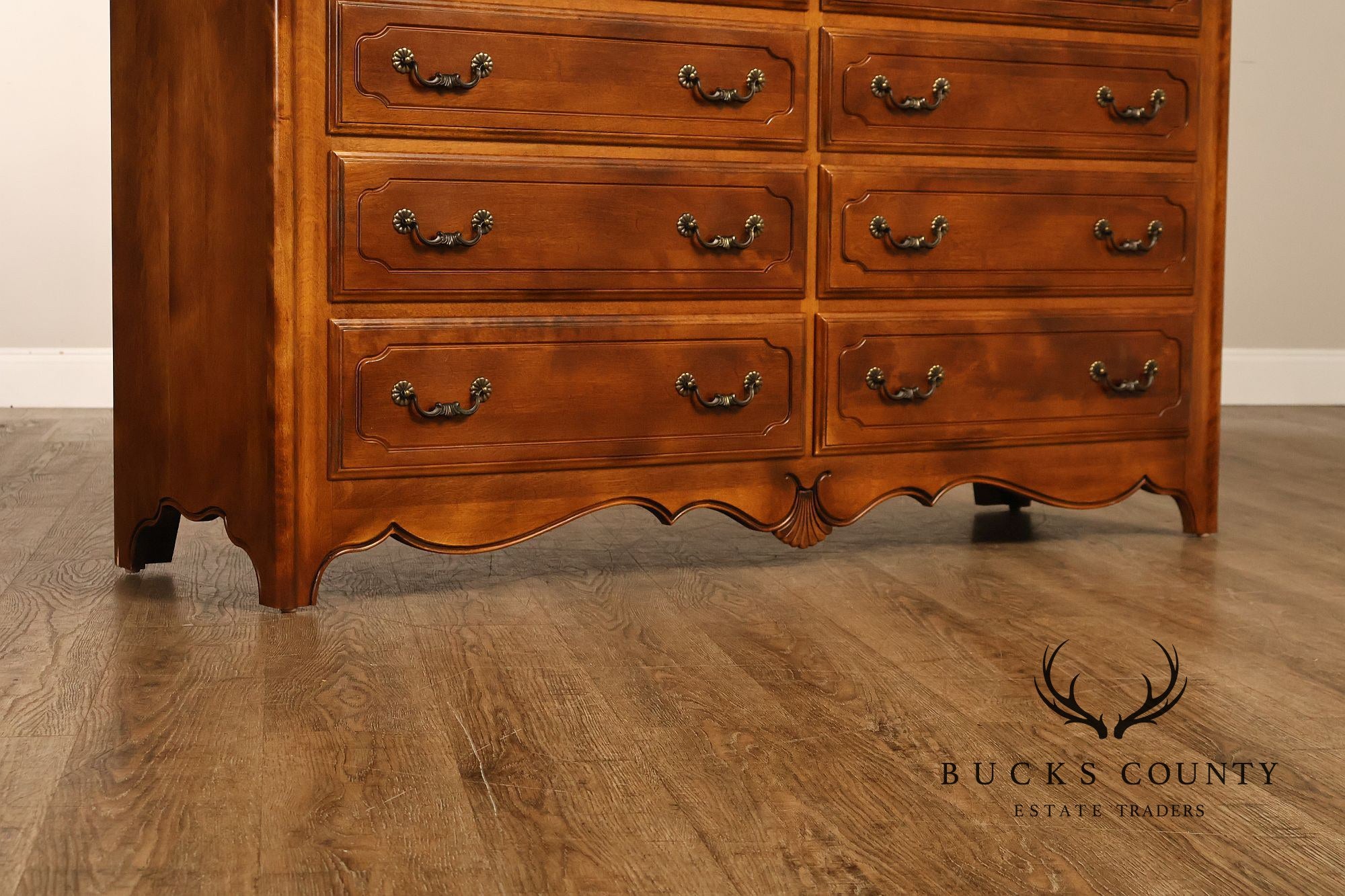Ethan Allen Country French Maple And Birchwood Eight Drawer Dresser