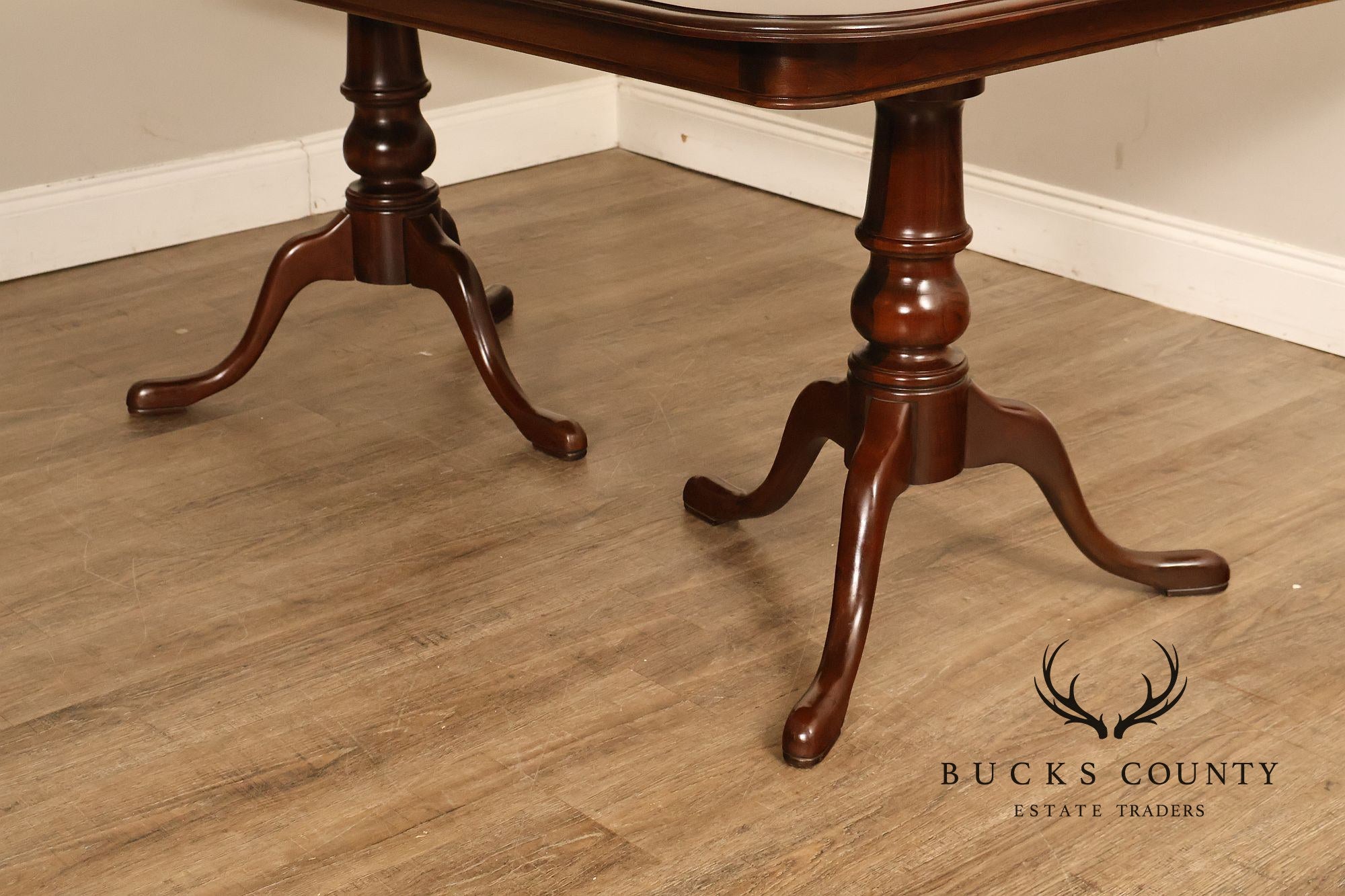 Ethan Allen Georgian Court Queen Anne Style Double Pedestal Cherry Dining Table
