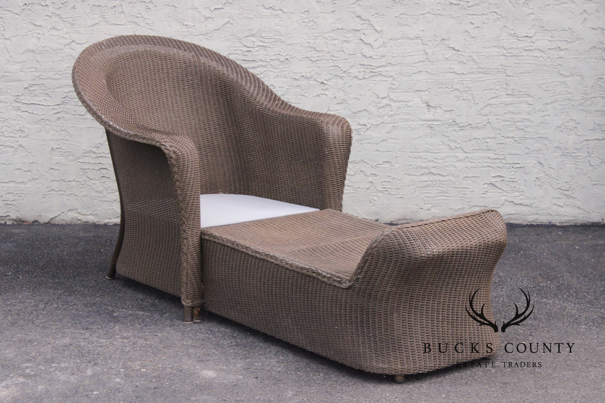 Lloyd Loom Wicker Outdoor Chaise Lounge