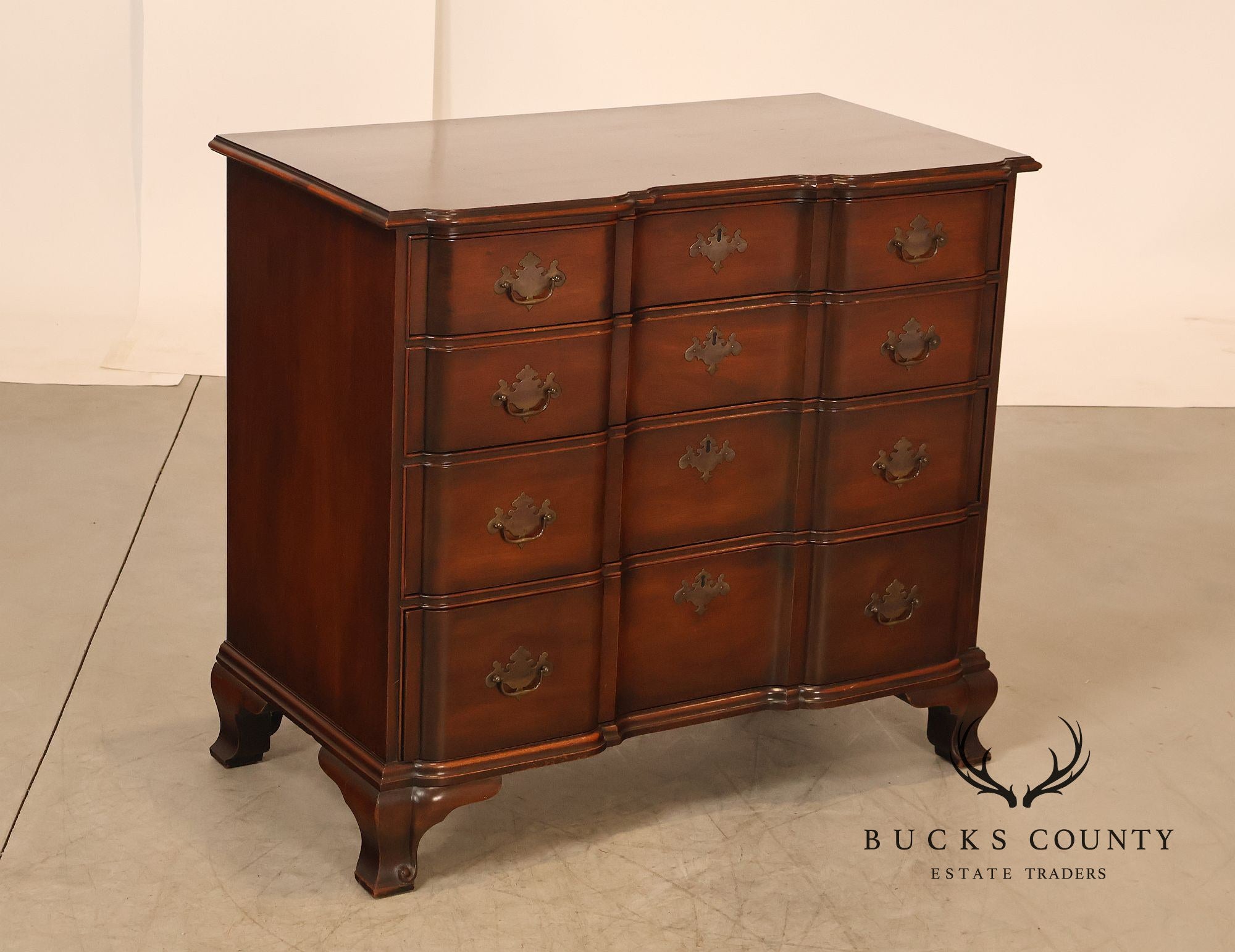 Kindel Chippendale Style Vintage Mahogany Block Front Chest Of Drawers
