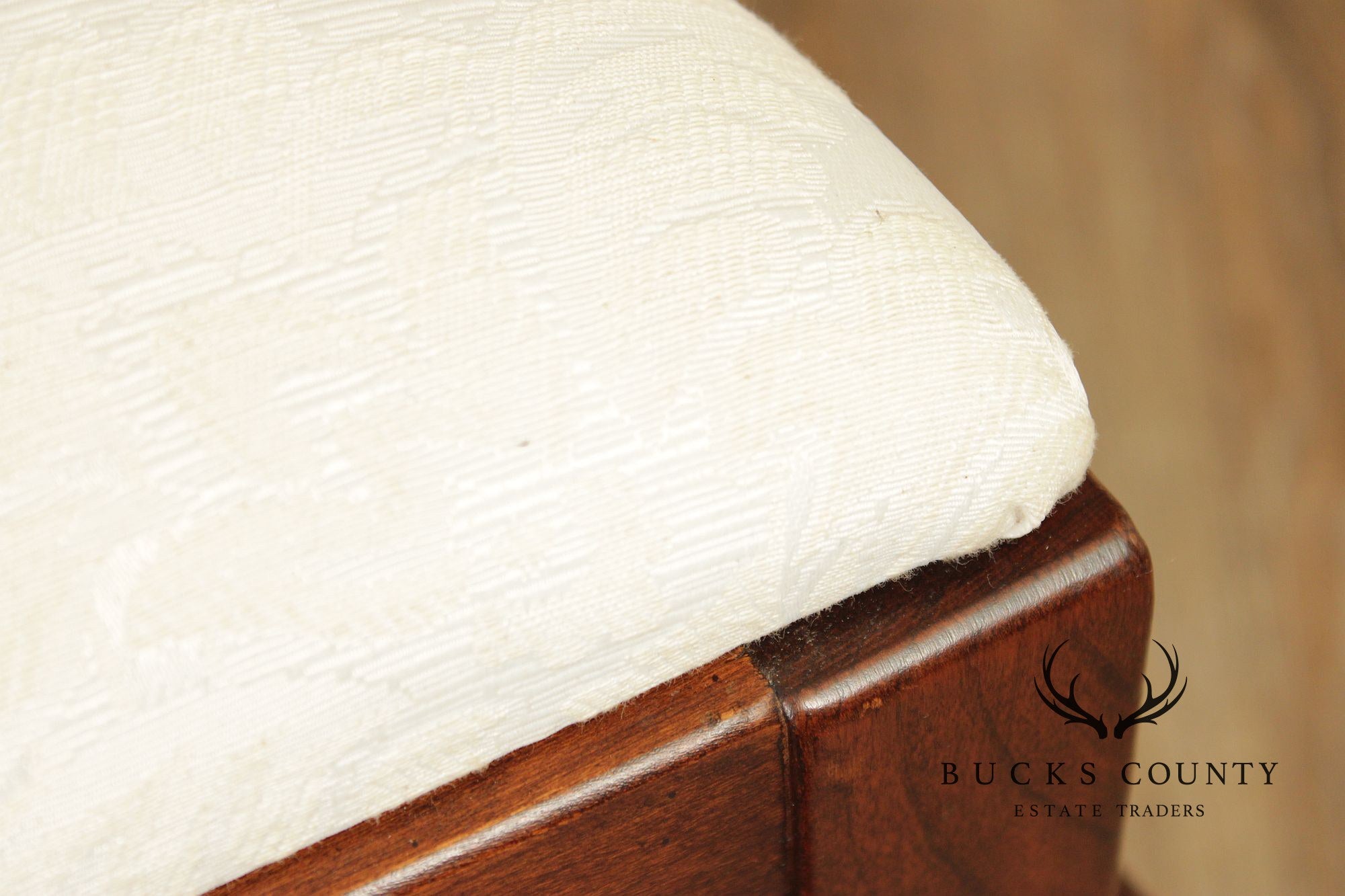 Pennsylvania House Queen Anne Style Set of Eight Cherry Dining Chairs