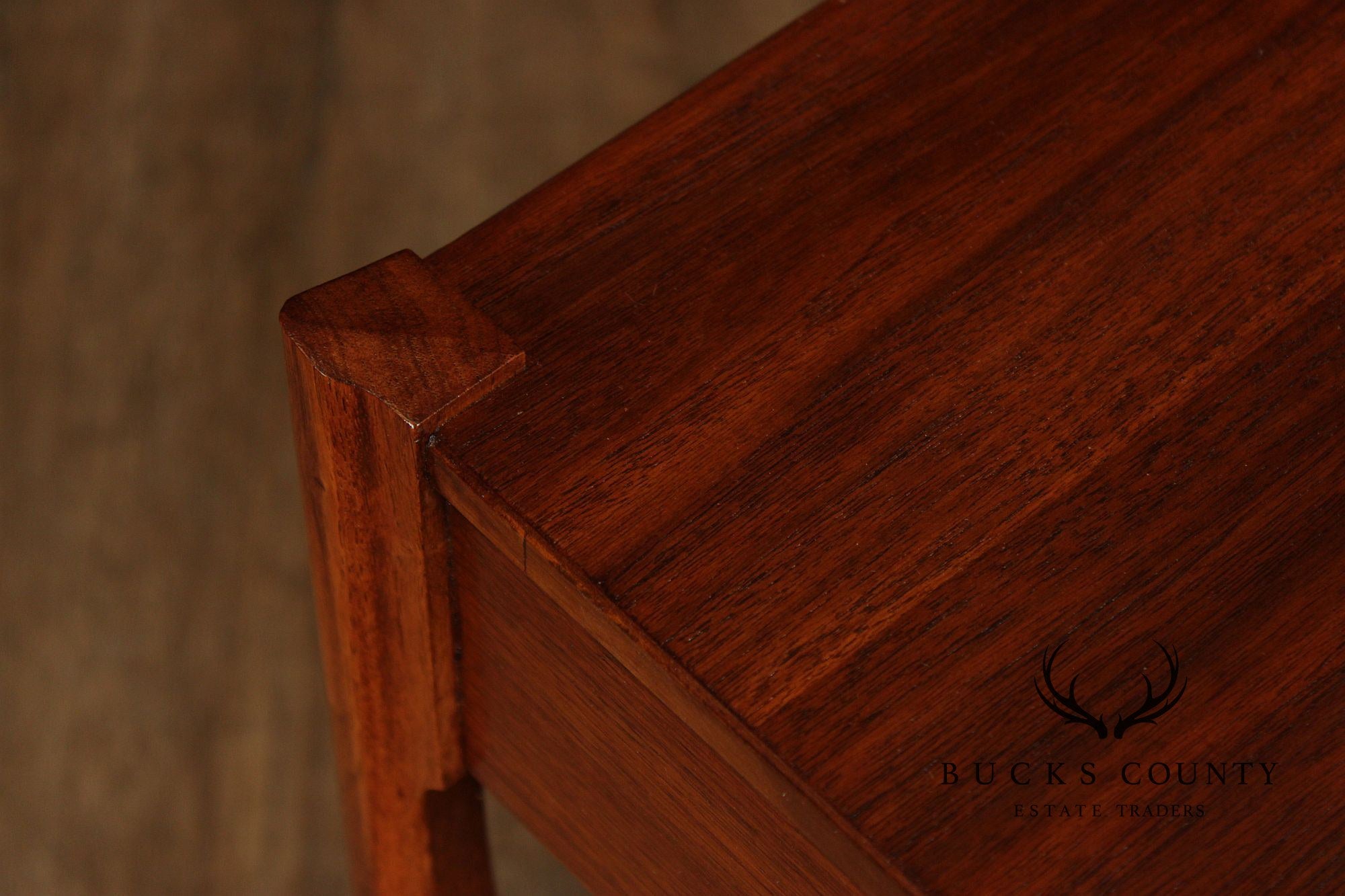 Thomasville Motif Mid Century Modern Walnut Pair Of One Drawer Nightstands