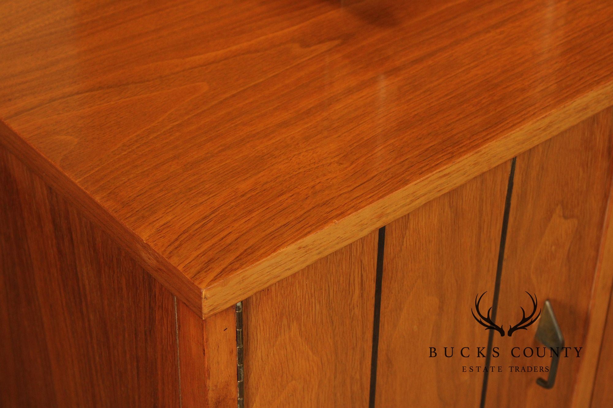 Mid Century Modern Walnut Sideboard Hutch