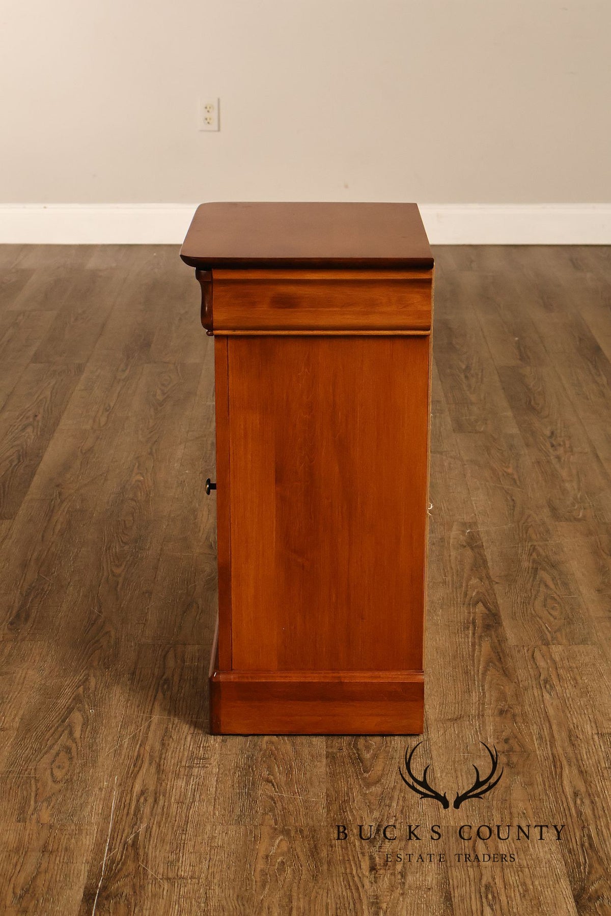 HPL Shermag Louis Philippe Style Pair of Cabinet Nightstands
