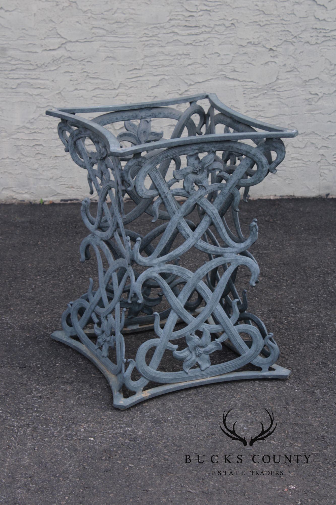 Brown Jordan Six-Piece Cast Aluminum 'Day Lily' Outdoor Patio Dining Set