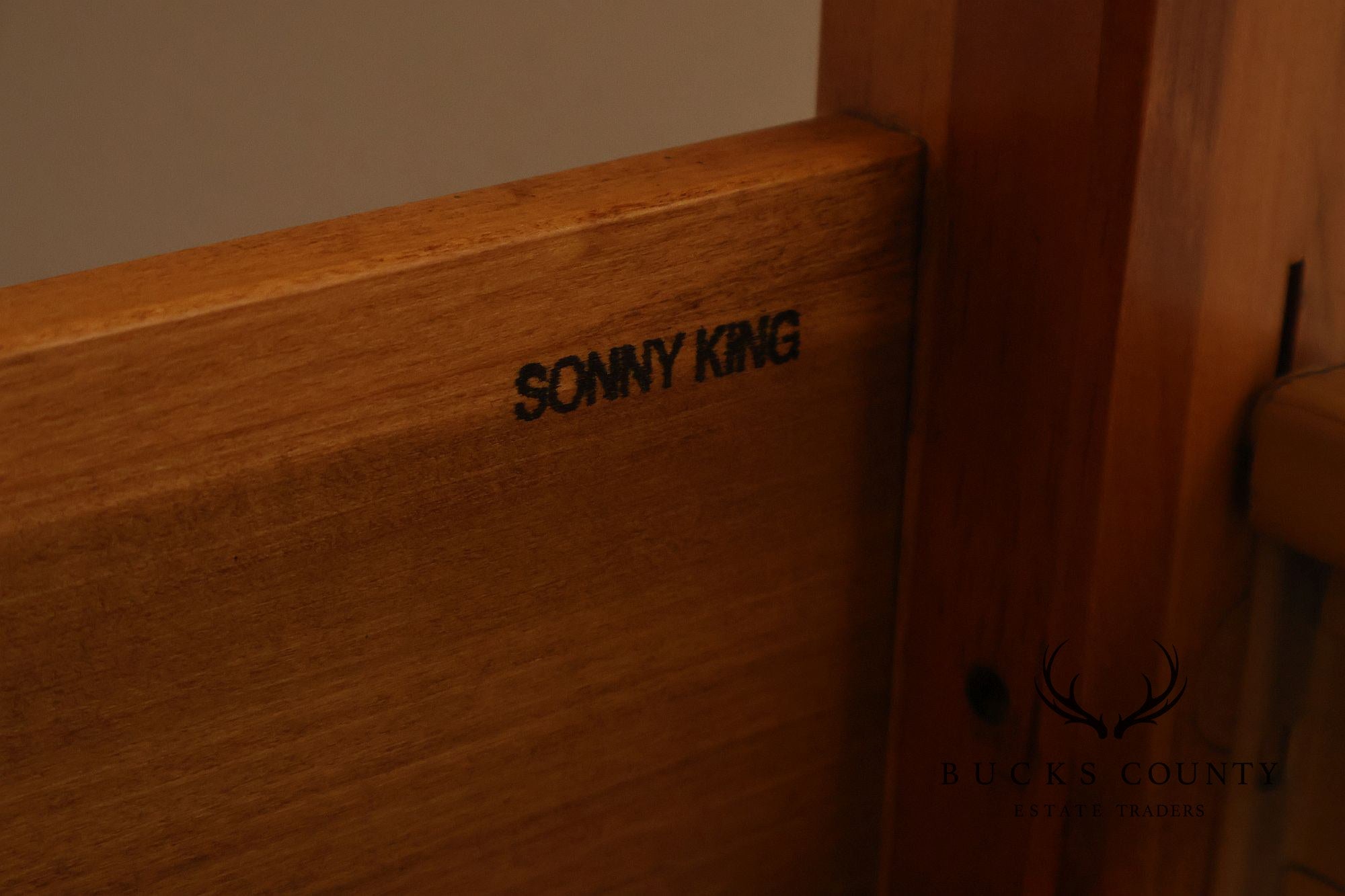 Ethan Allen Country Crossings Collection King Size Windsor Bed