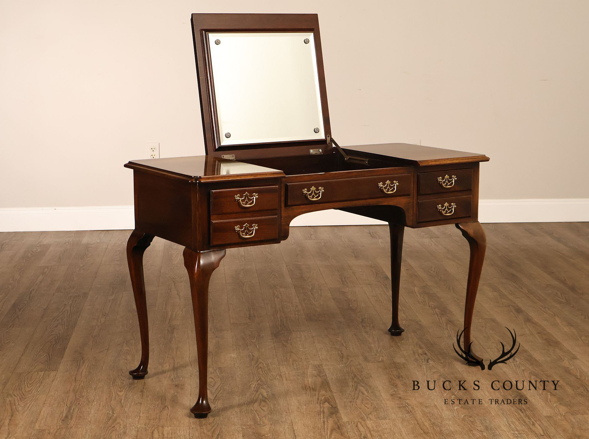 Stickley Queen Anne Style Mahogany Vanity Dressing Table