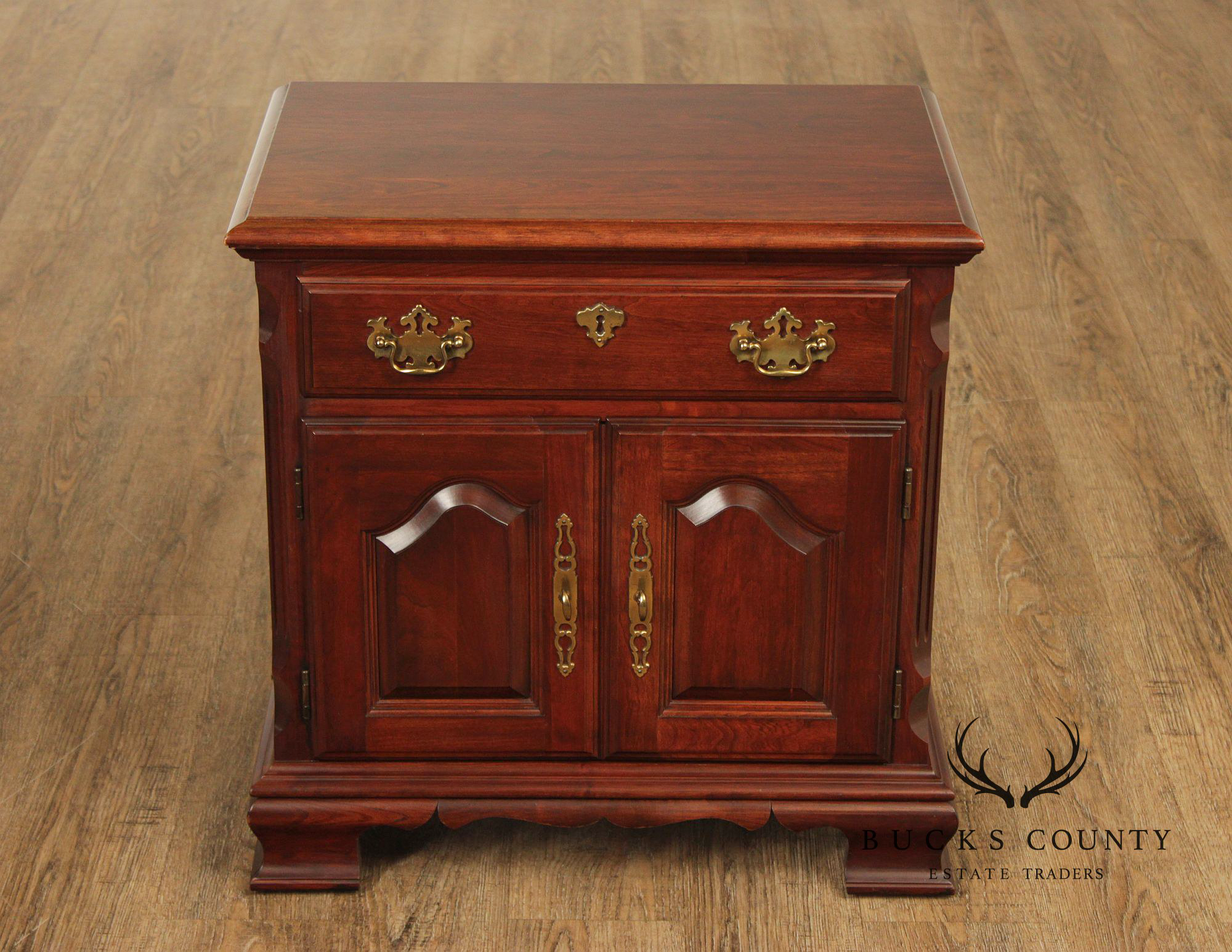 Pennsylvania House Traditional Pair Of Cherry Nightstands