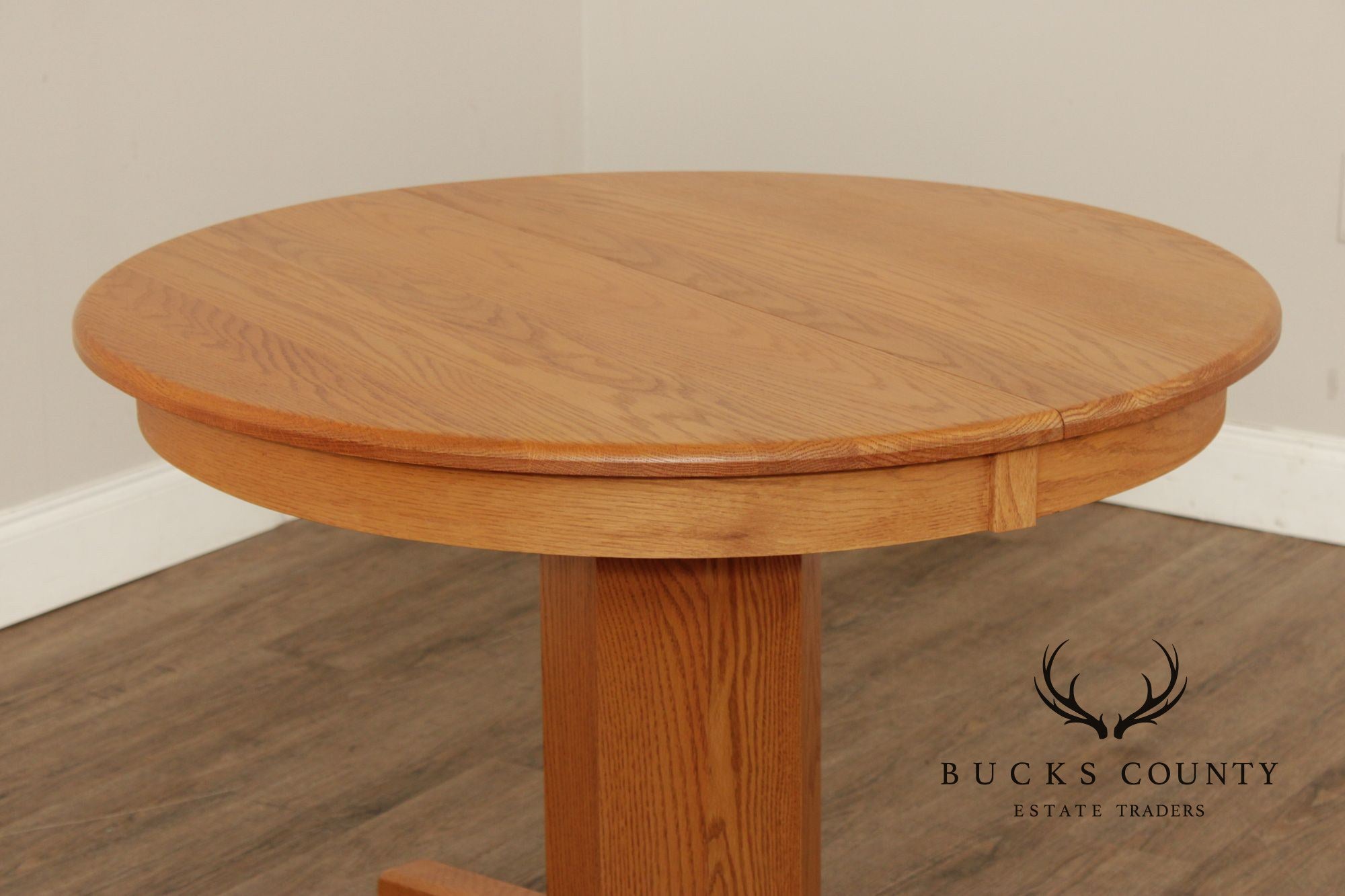 Solid Oak Round Expandable Pedestal Dining Table