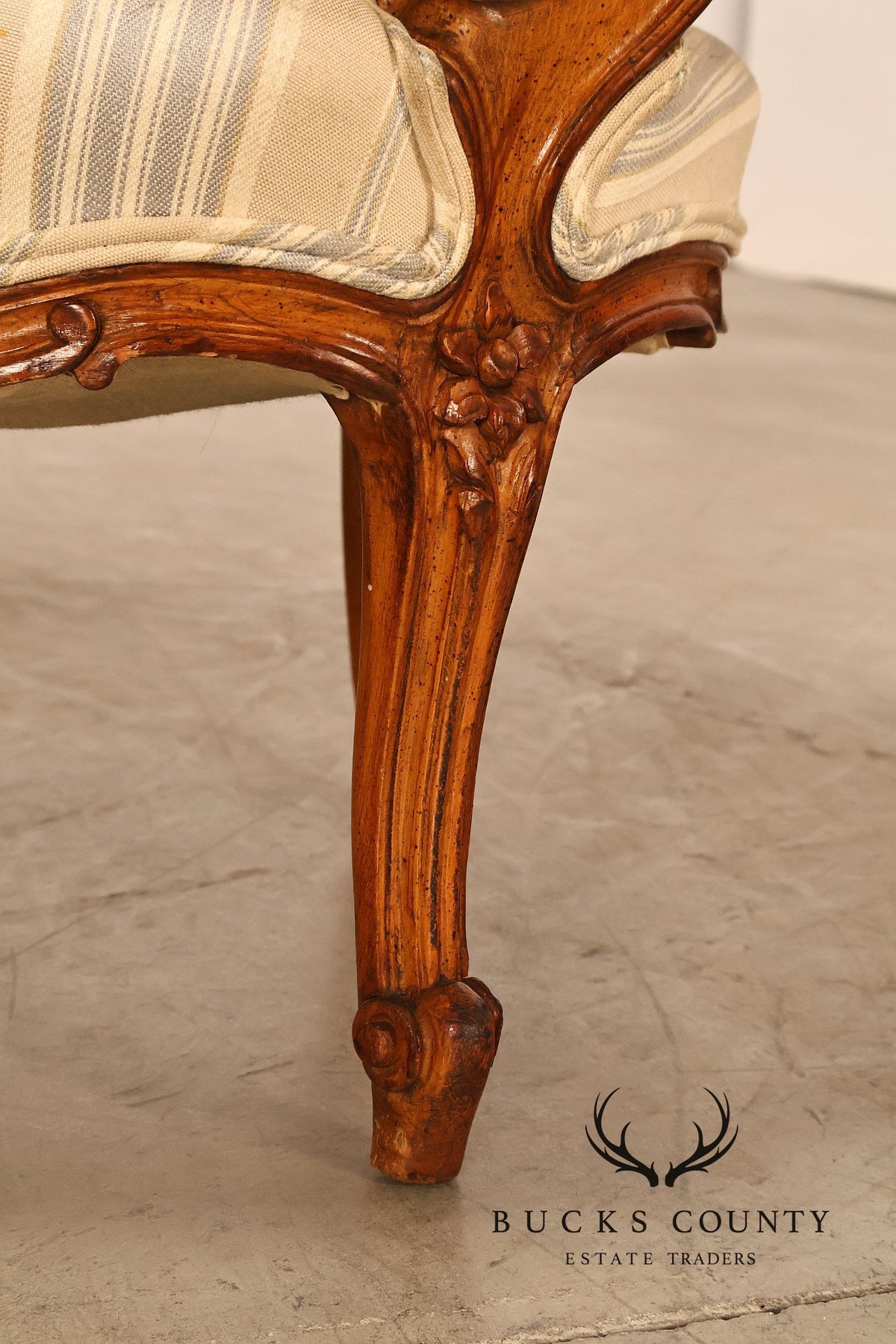 French Louis XV Style Carved Loveseat Settee