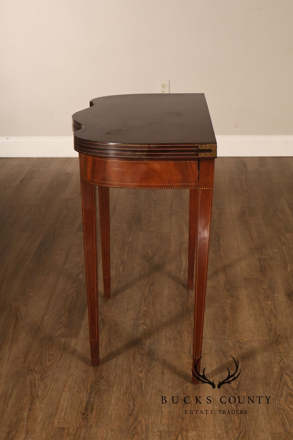 Hepplewhite Style Mahogany Serpentine Fold-Top Card Table With Satinwood Inlay