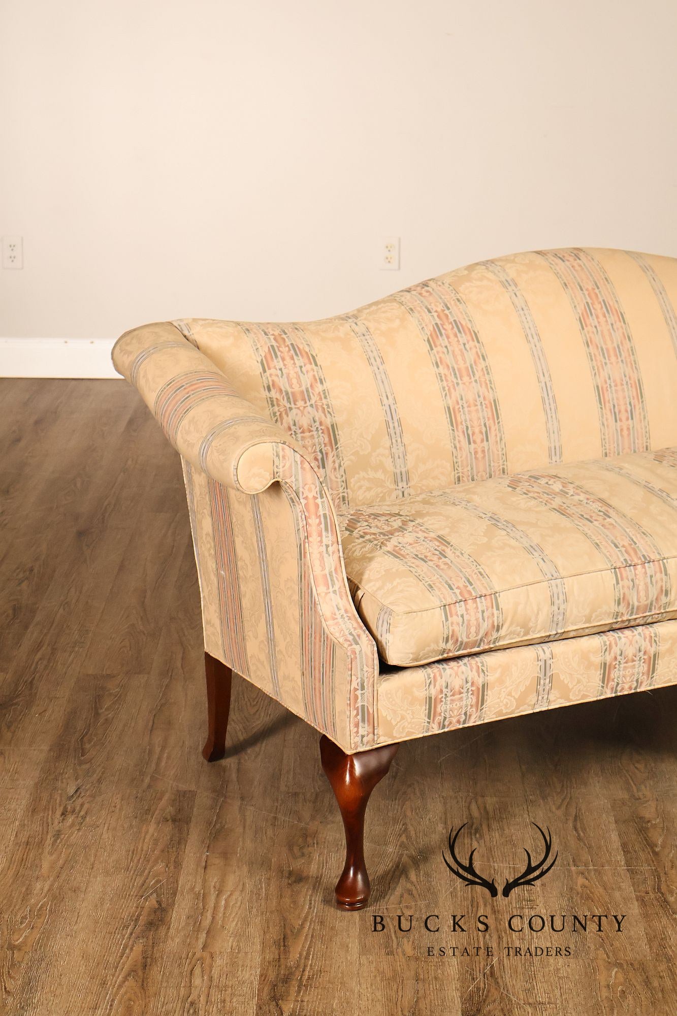 Hickory Chair 'Historical James River Plantations' Mahogany Camelback Sofa