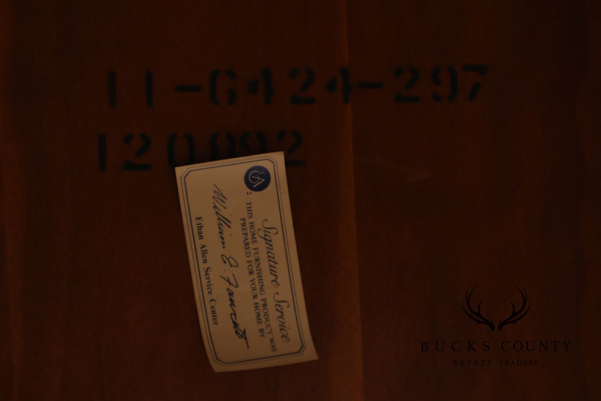 Ethan Allen Queen Anne Style Expandable Cherry Dining Table