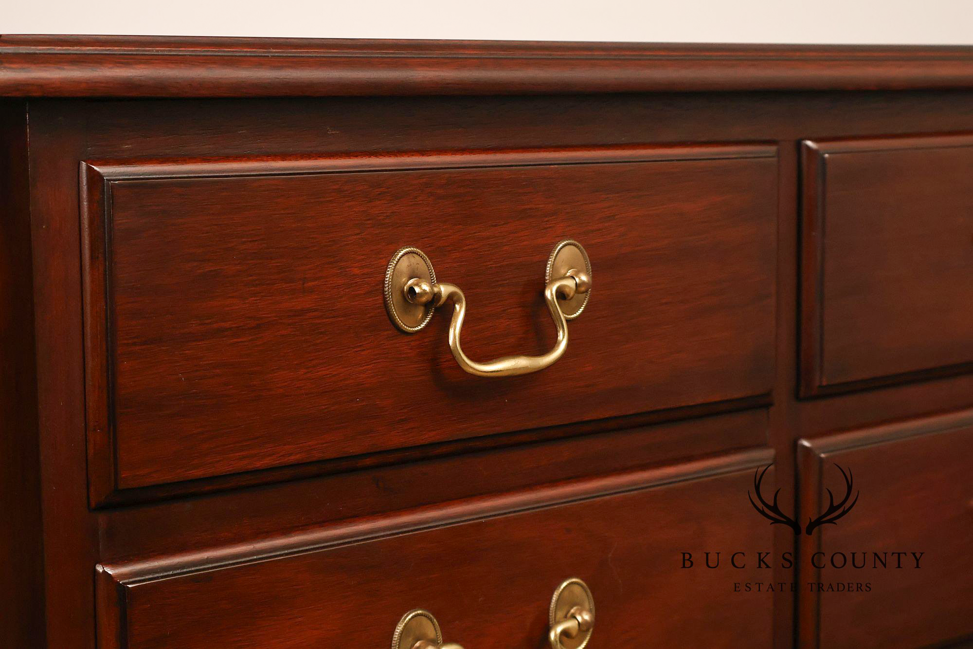 Henkel Harris Chippendale Style Mahogany Ten Drawer Bedroom Dresser