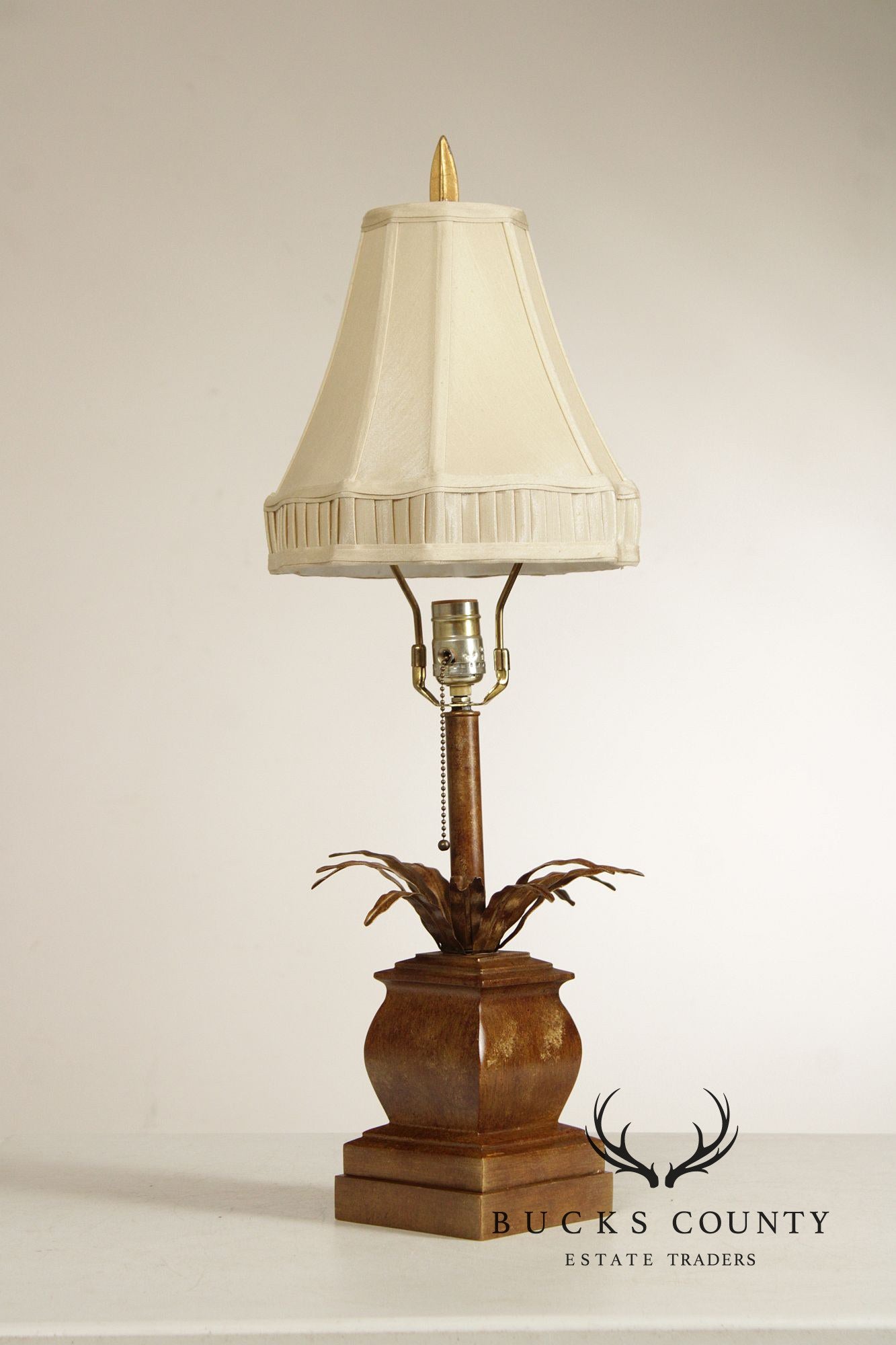 Contemporary Pineapple Table Lamp