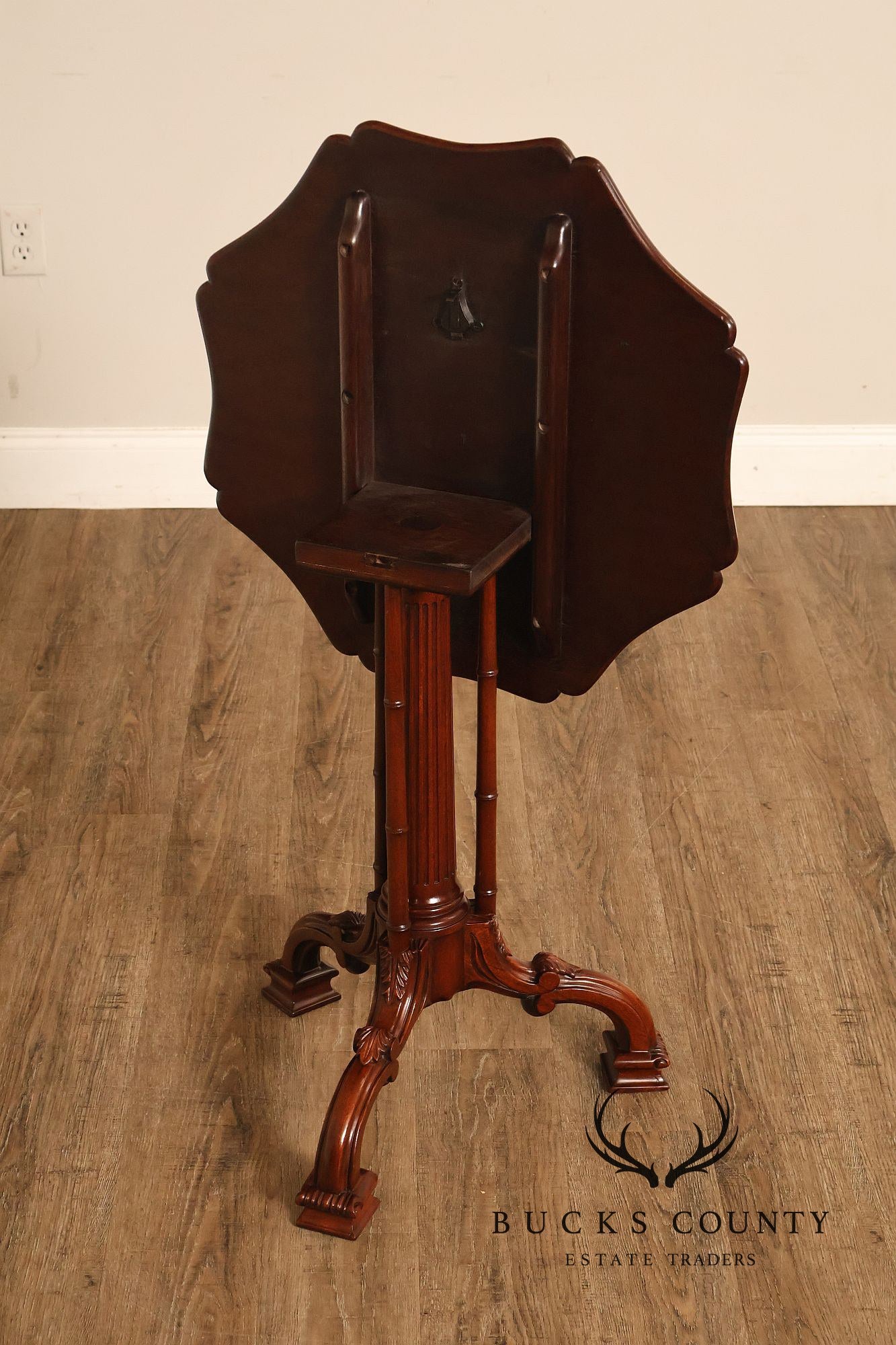 Georgian Style Mahogany Pie Crust Tilt Top Pedestal Table