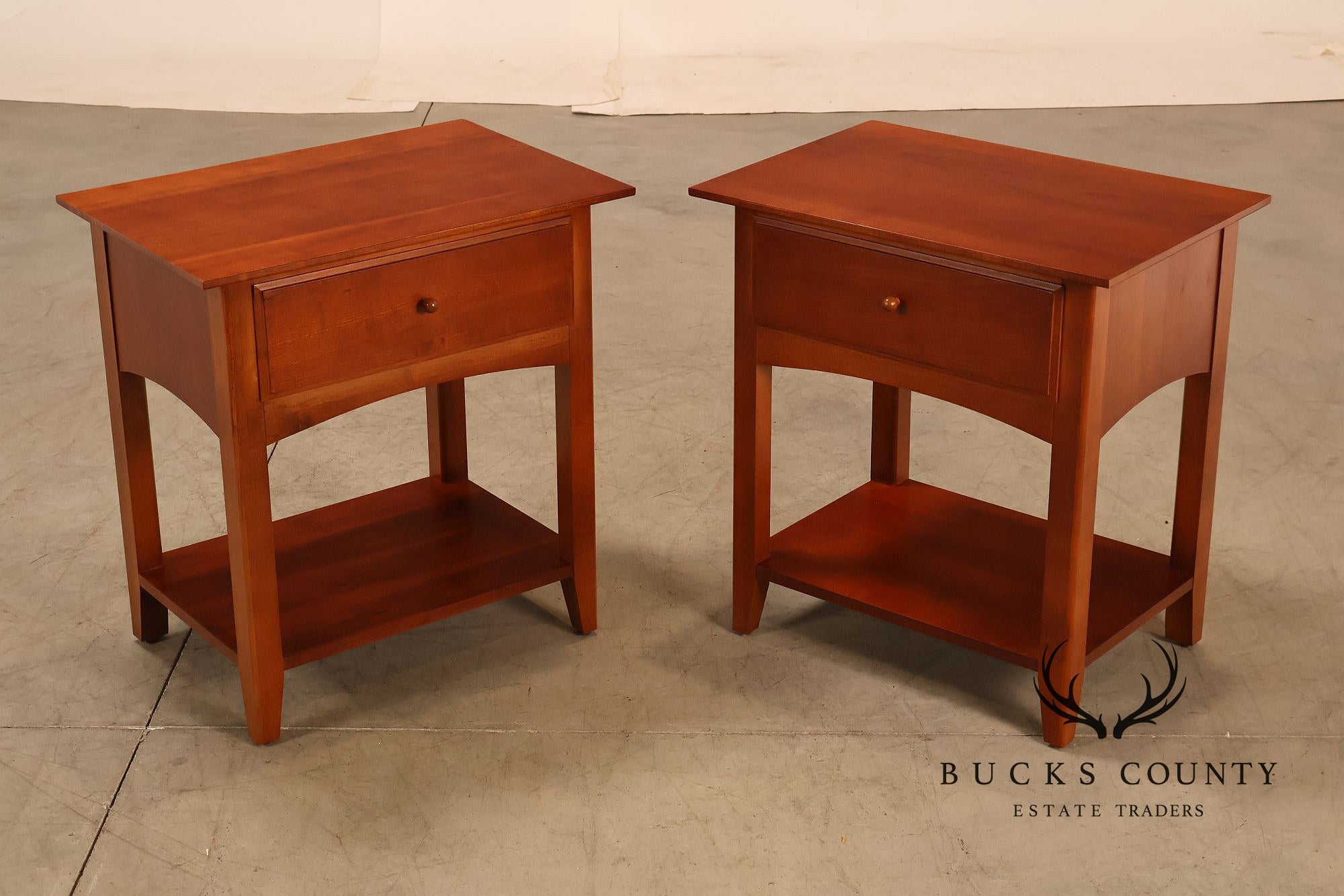 Thomasville 'Impressions' Mission Style Pair of Cherry Nightstands