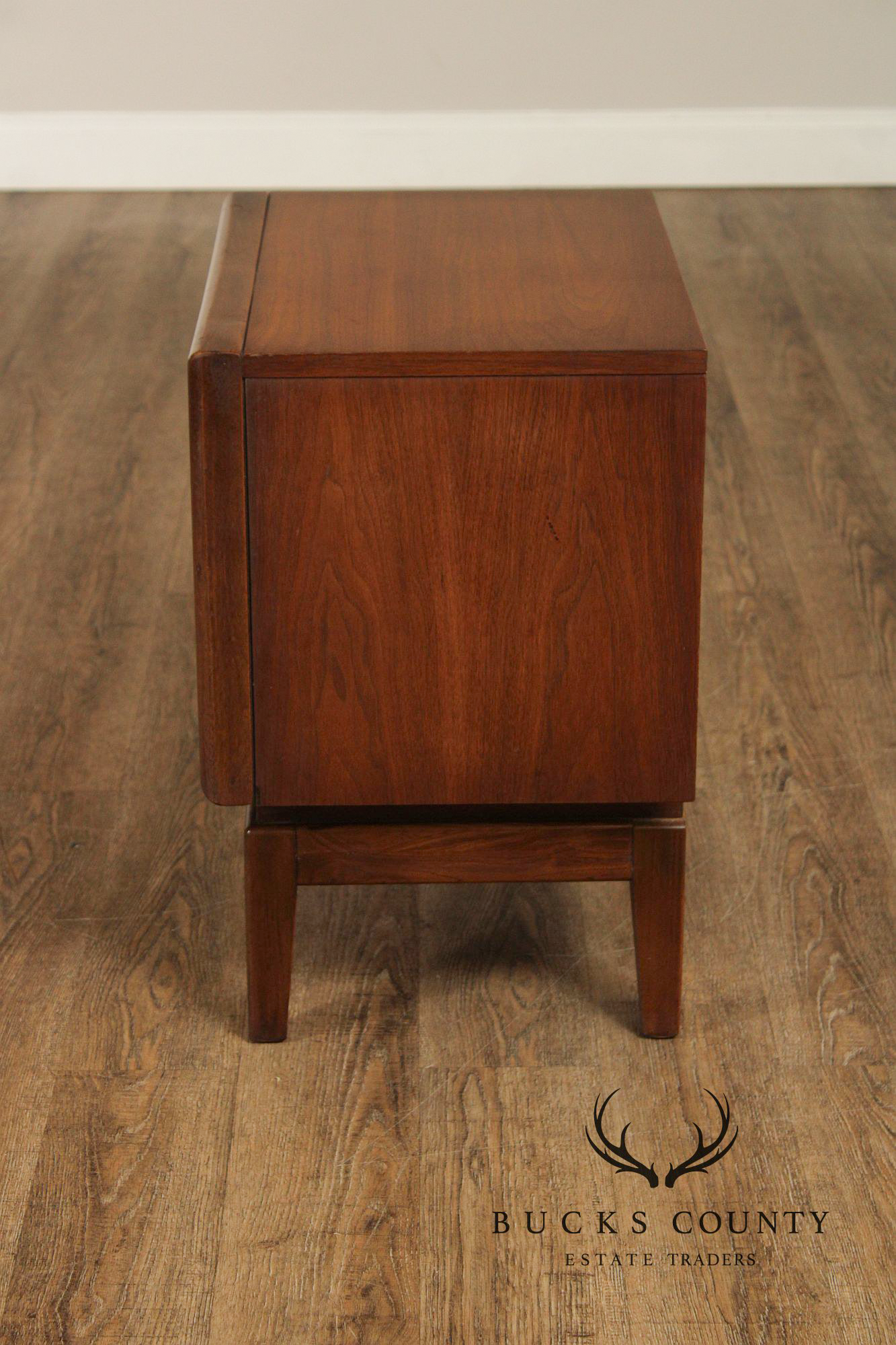 United Furniture Mid Century Modern Pair of Walnut Diamond Front Nightstands