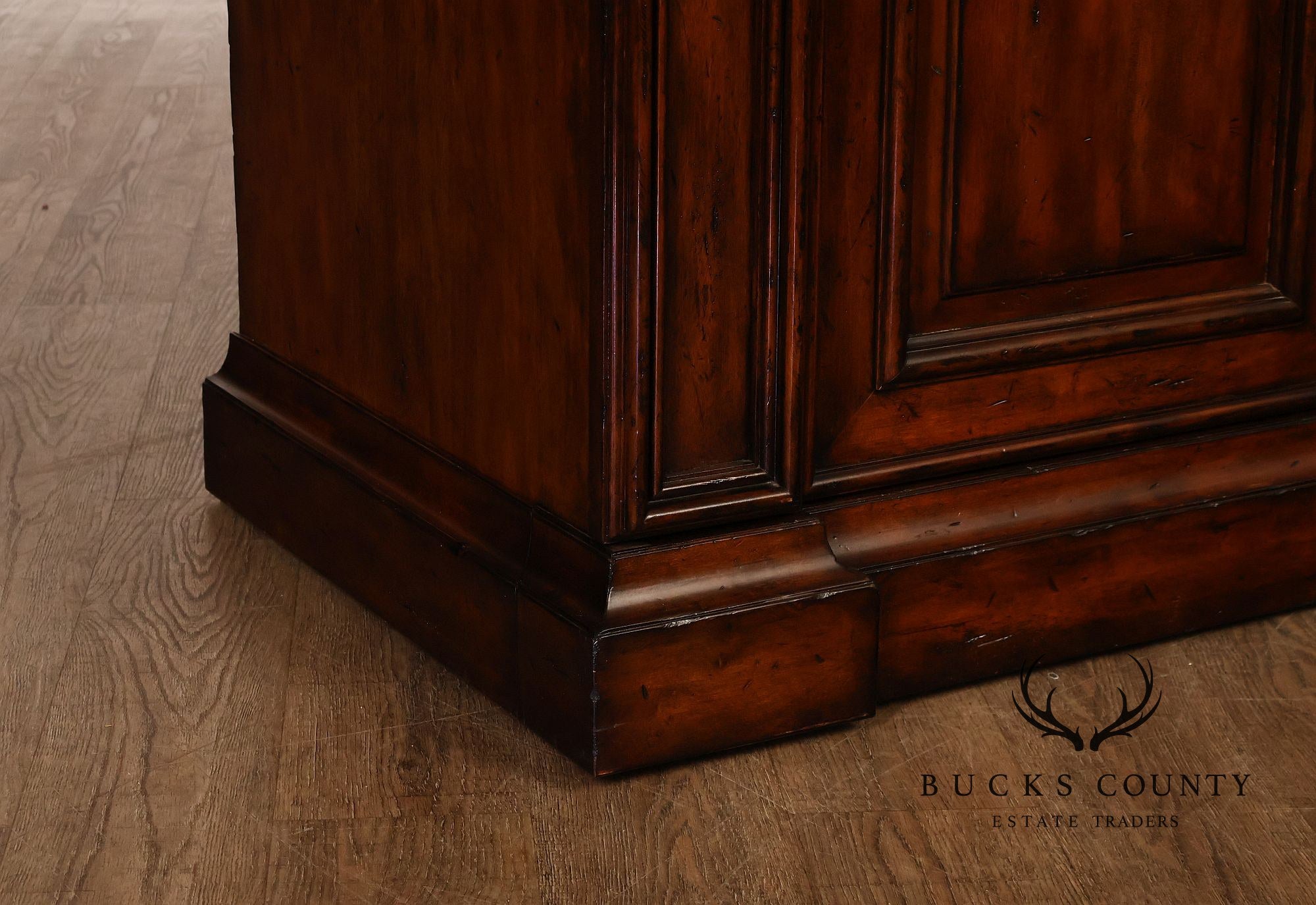 Sligh Large Traditional Lighted Bookcase Cabinet